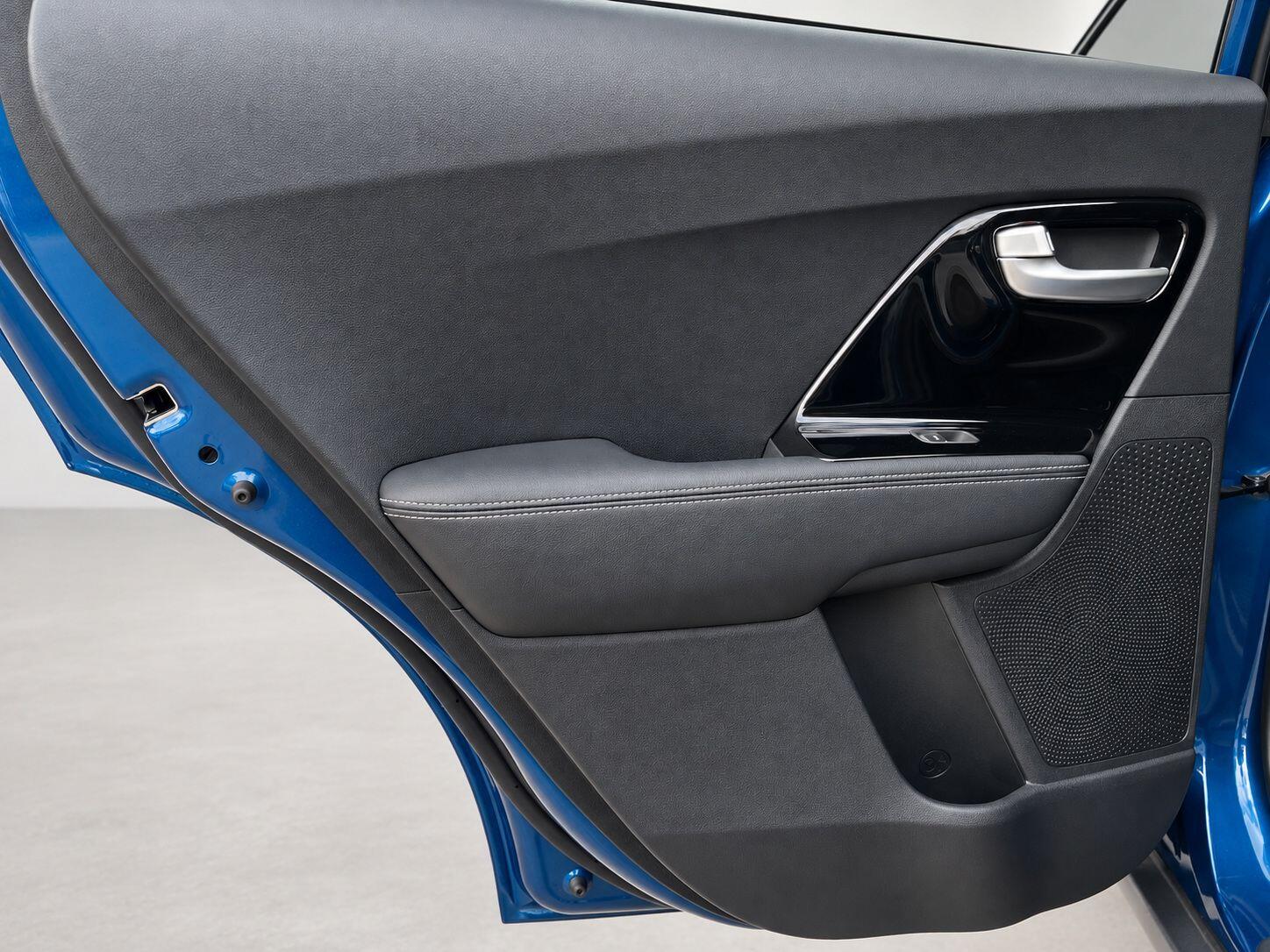 Kia Niro view 34