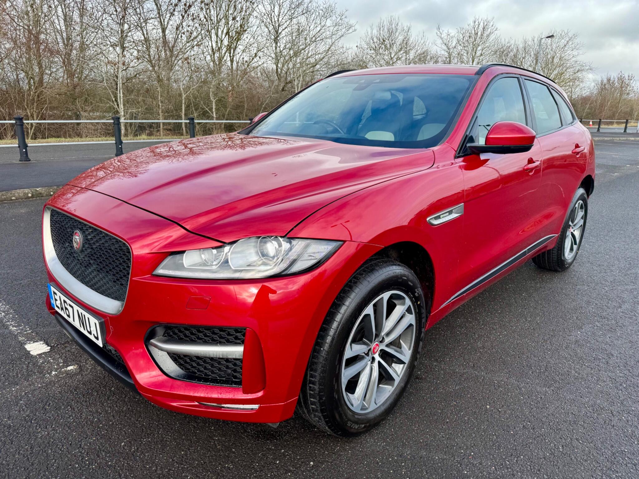 2018 Jaguar F-PACE 2.0 D180 R-Sport Auto AWD Euro 6 (s/s) 5dr • 39,000 miles image 3