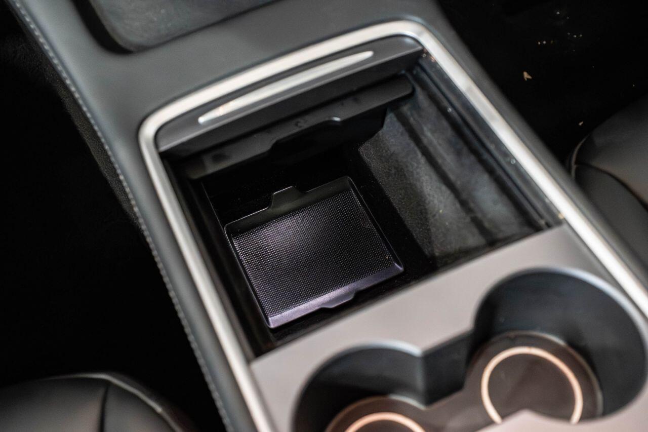 Tesla Model Y view 32
