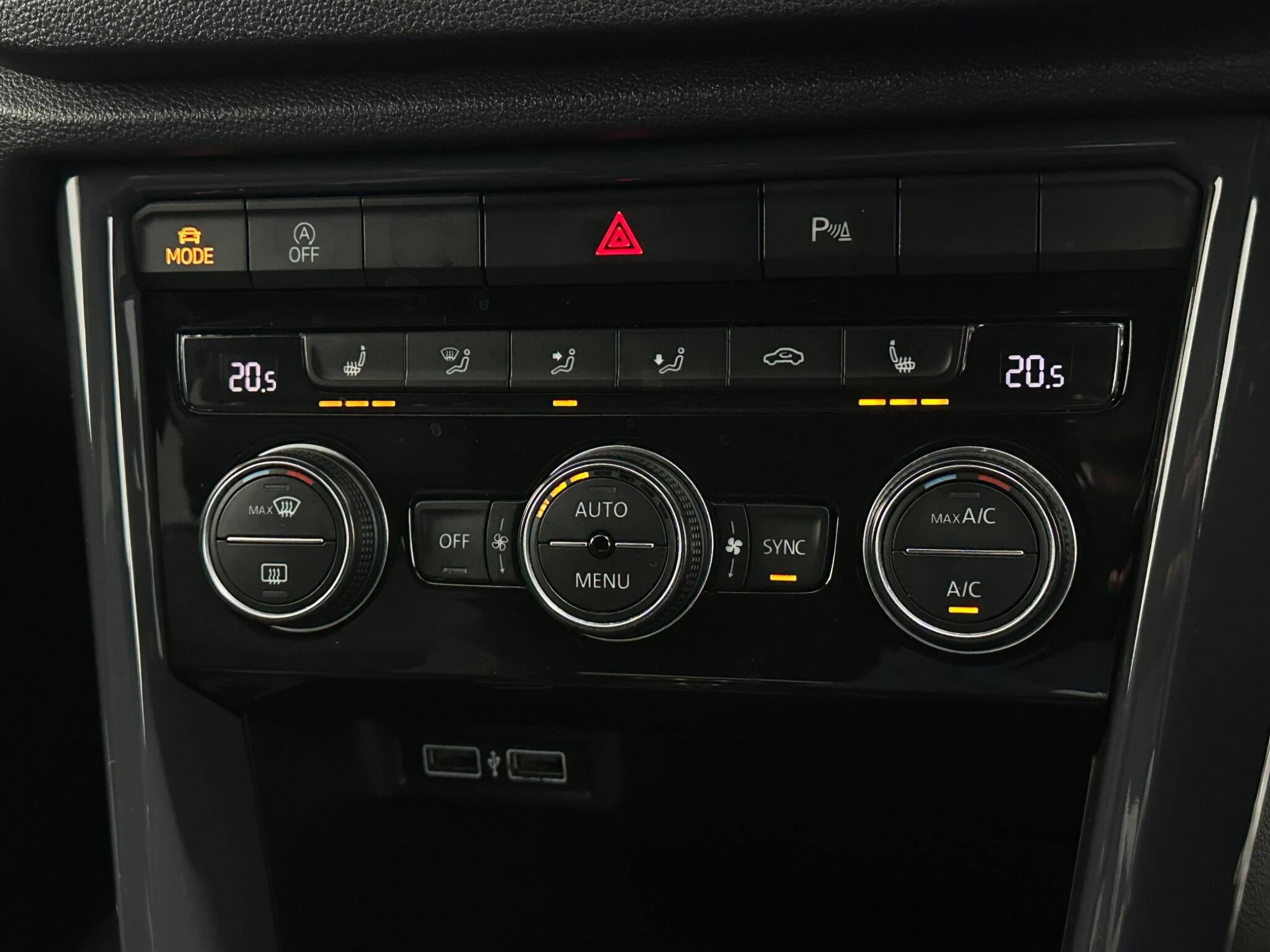 Volkswagen T-Roc view 21