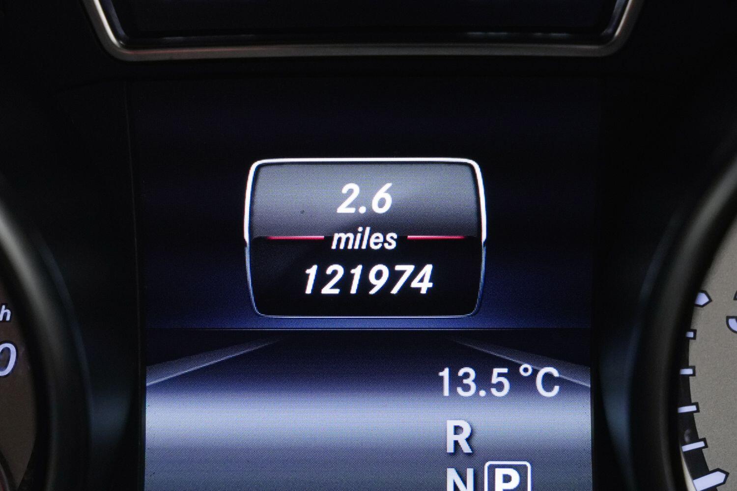 Mercedes-Benz Cla view 27