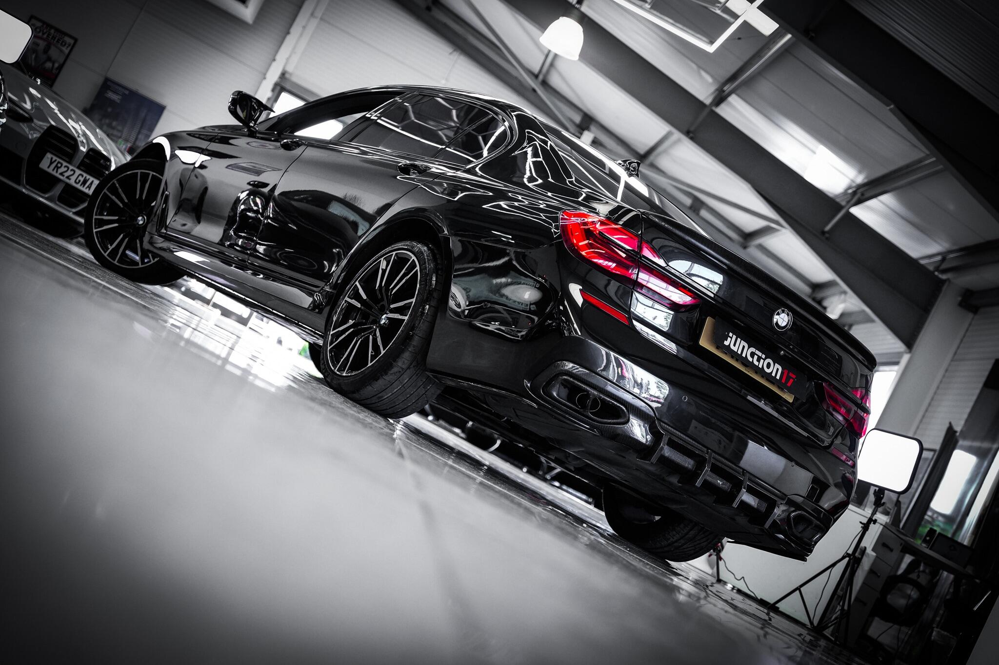 BMW 7 Series view 6