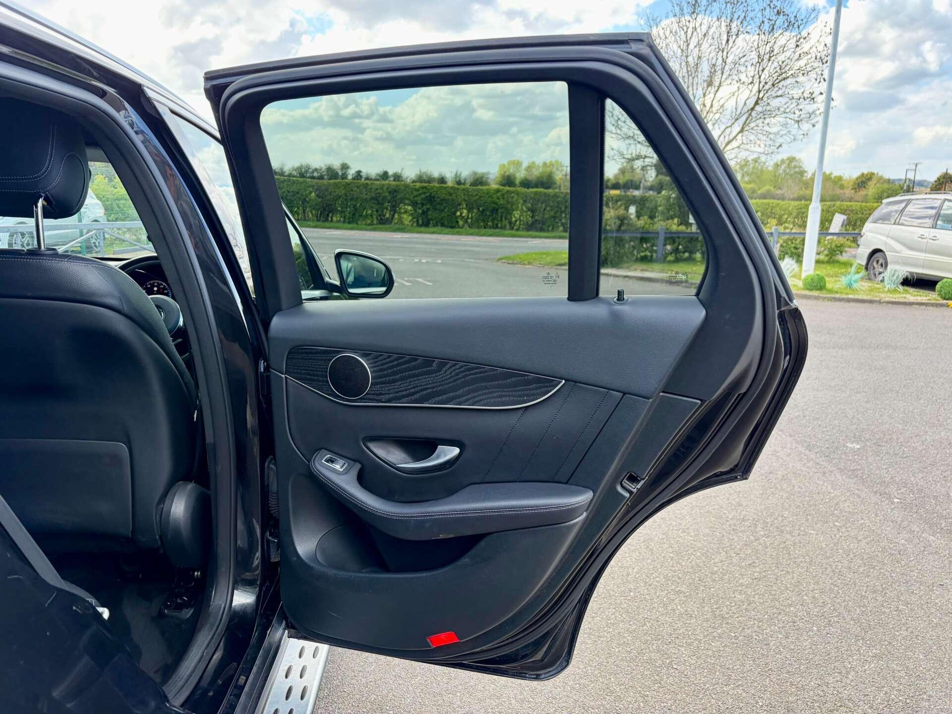 Mercedes-Benz GLC view 30
