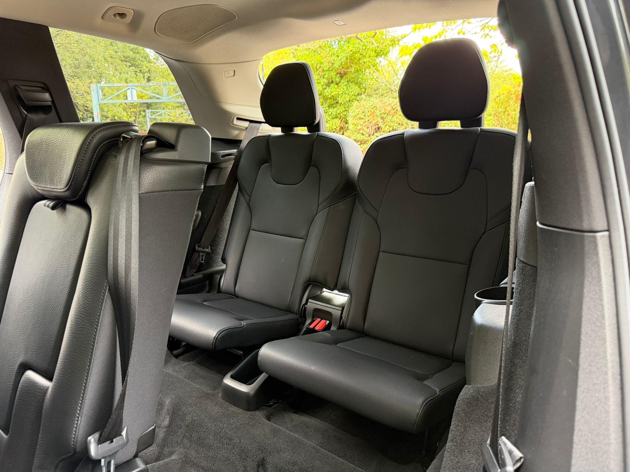 Volvo XC90 view 21