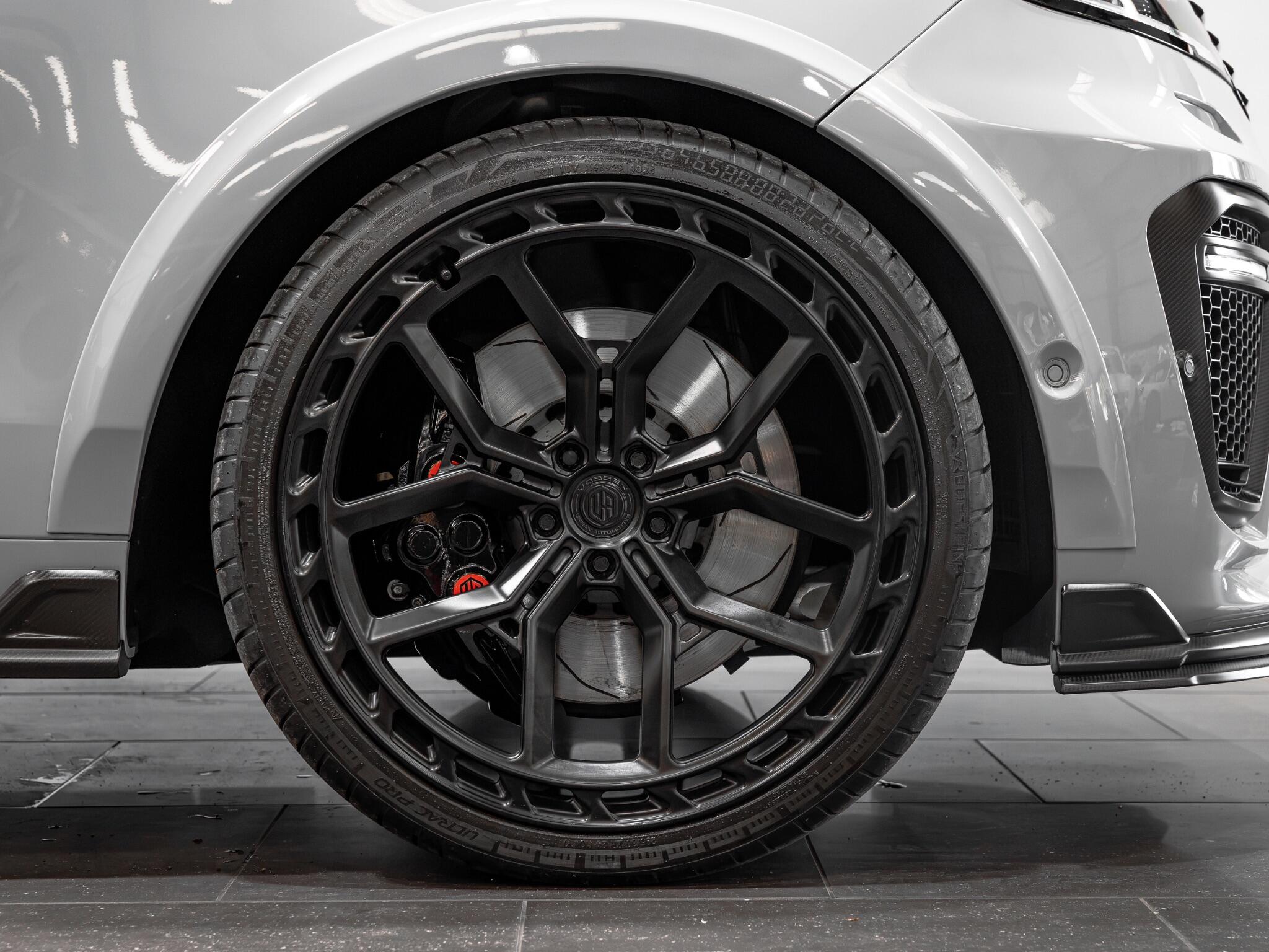 Land Rover Range Rover Sport view 4