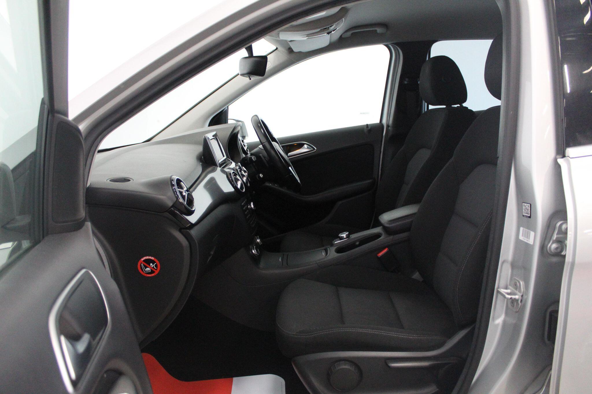Mercedes-Benz B-Class view 48