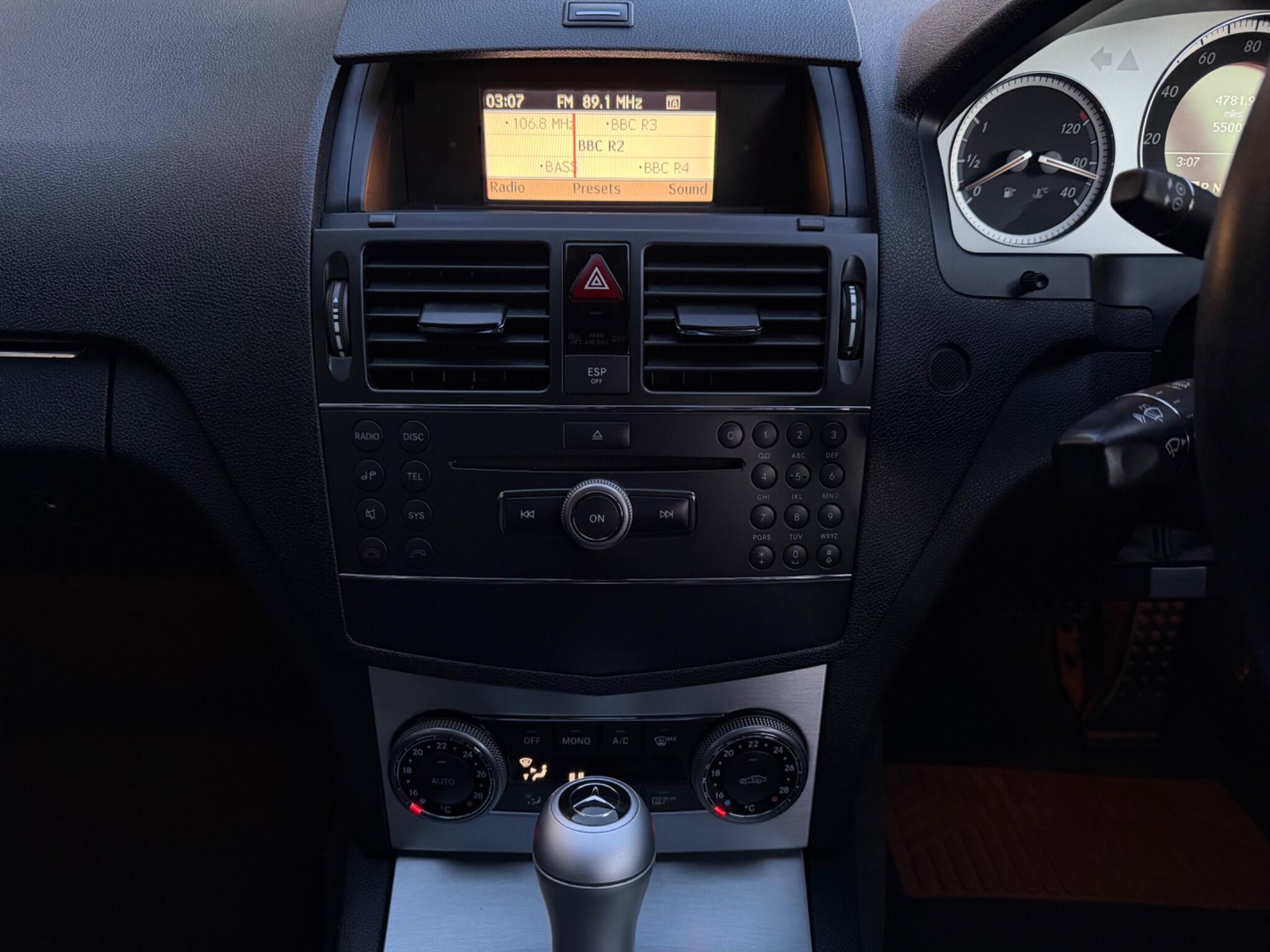 Mercedes-Benz C-Class view 26