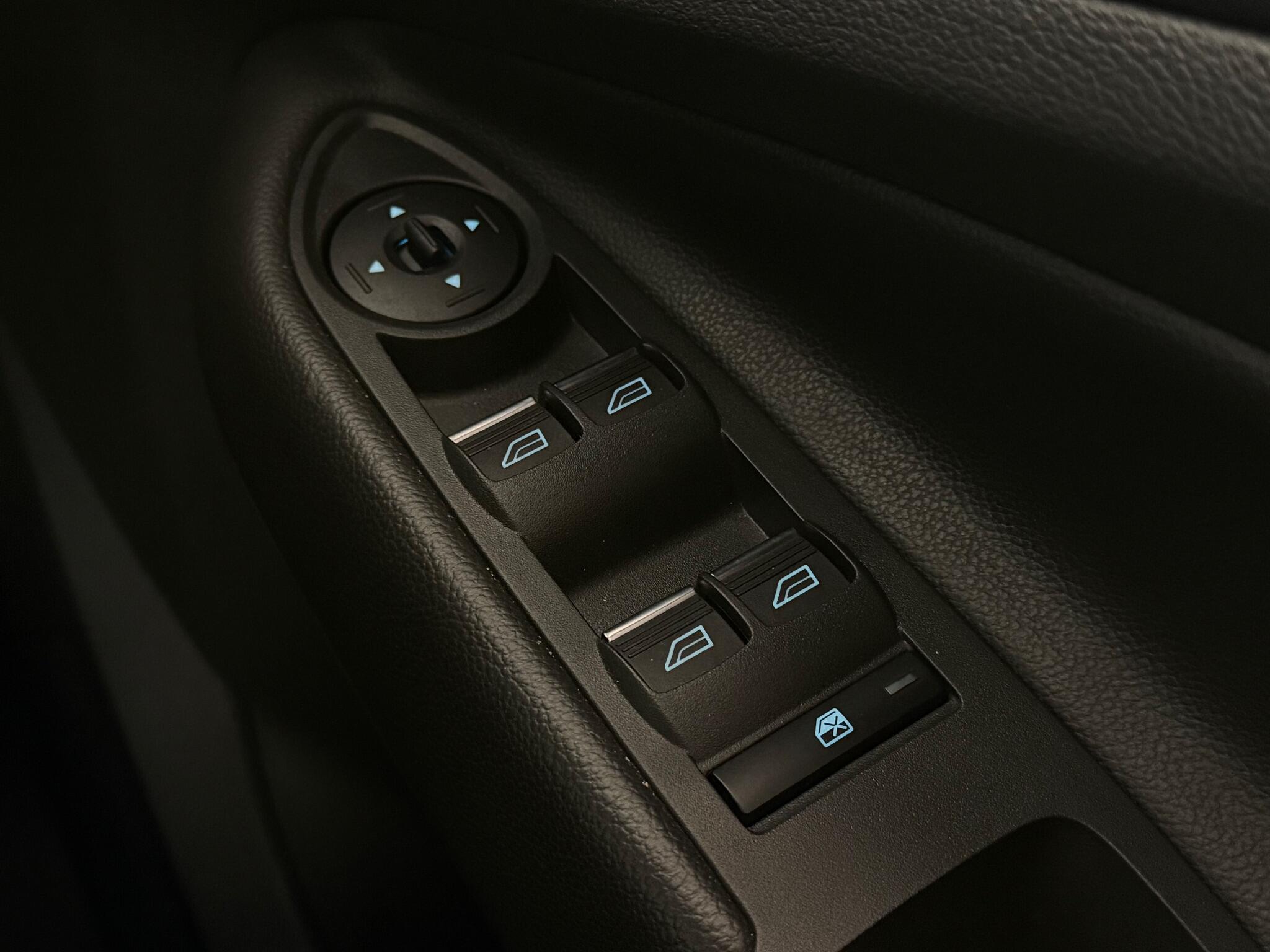 Ford Kuga view 32