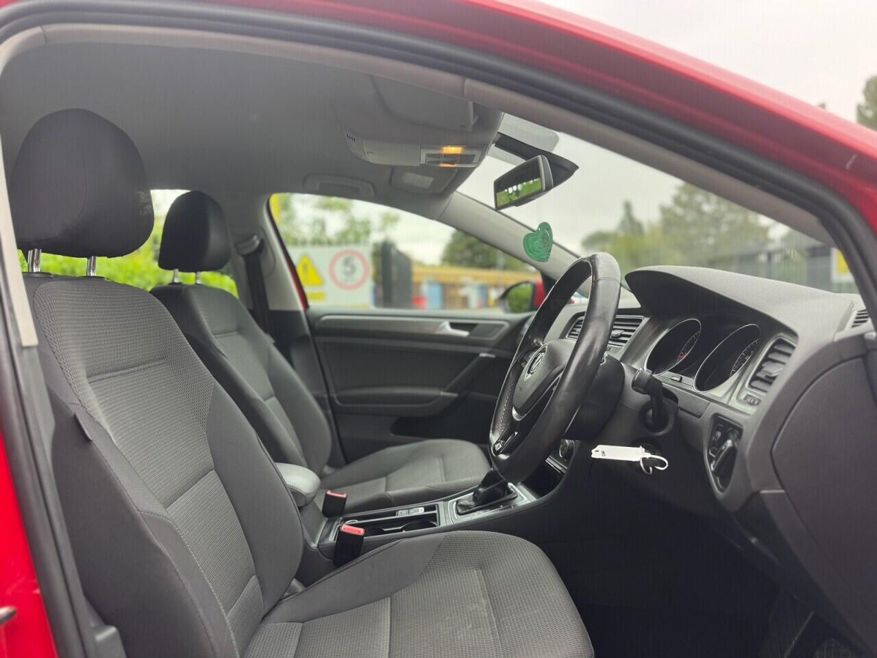 Volkswagen Golf view 9