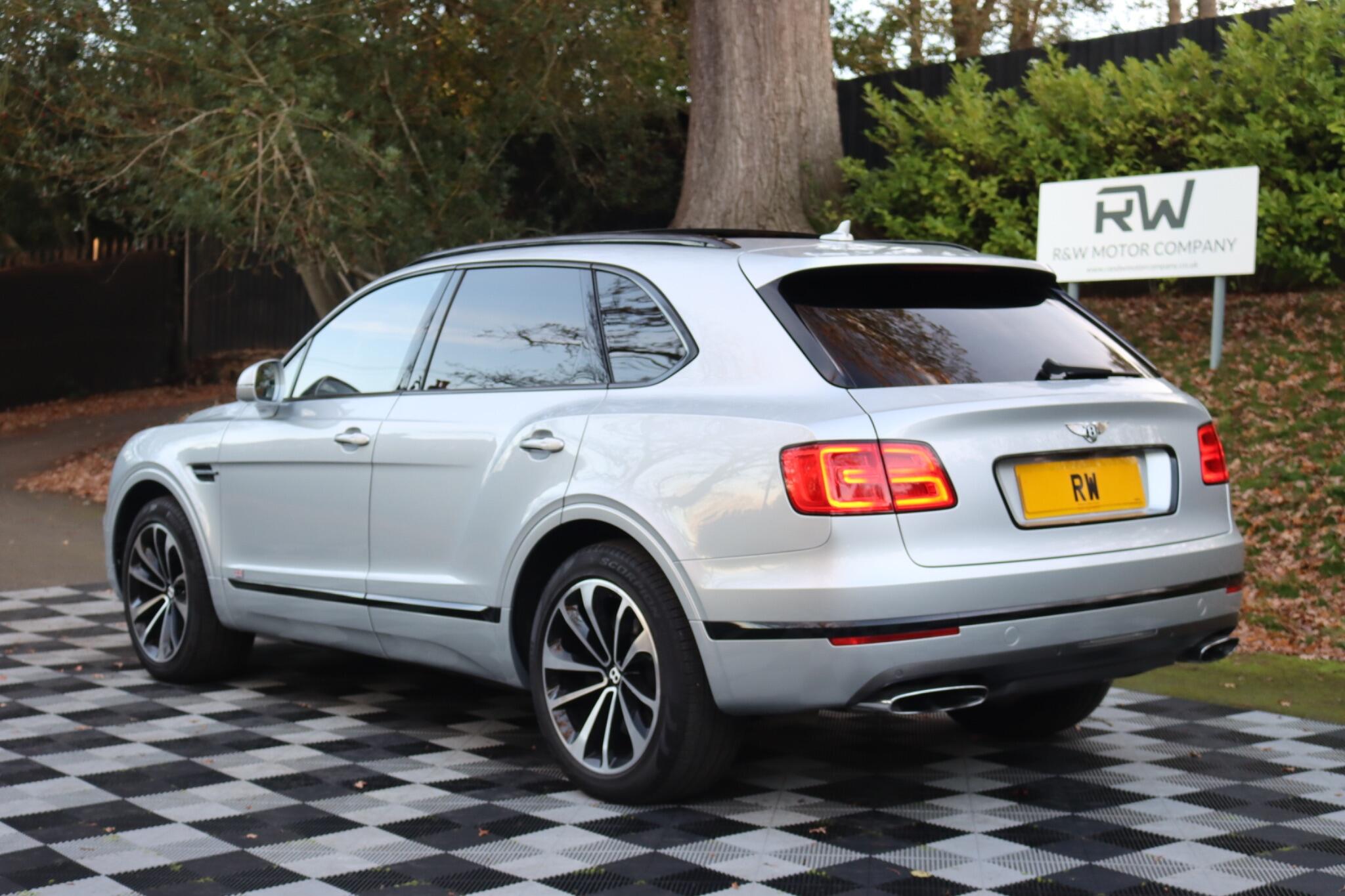 Bentley Bentayga view 46