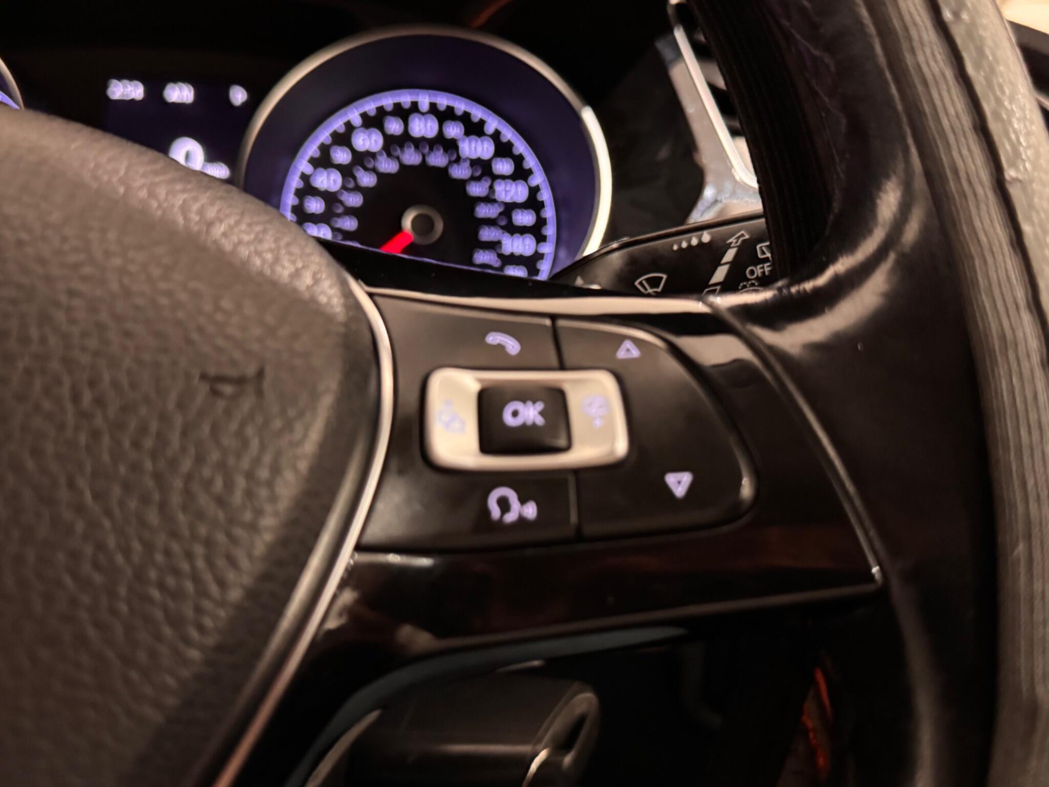 Volkswagen Touran view 15