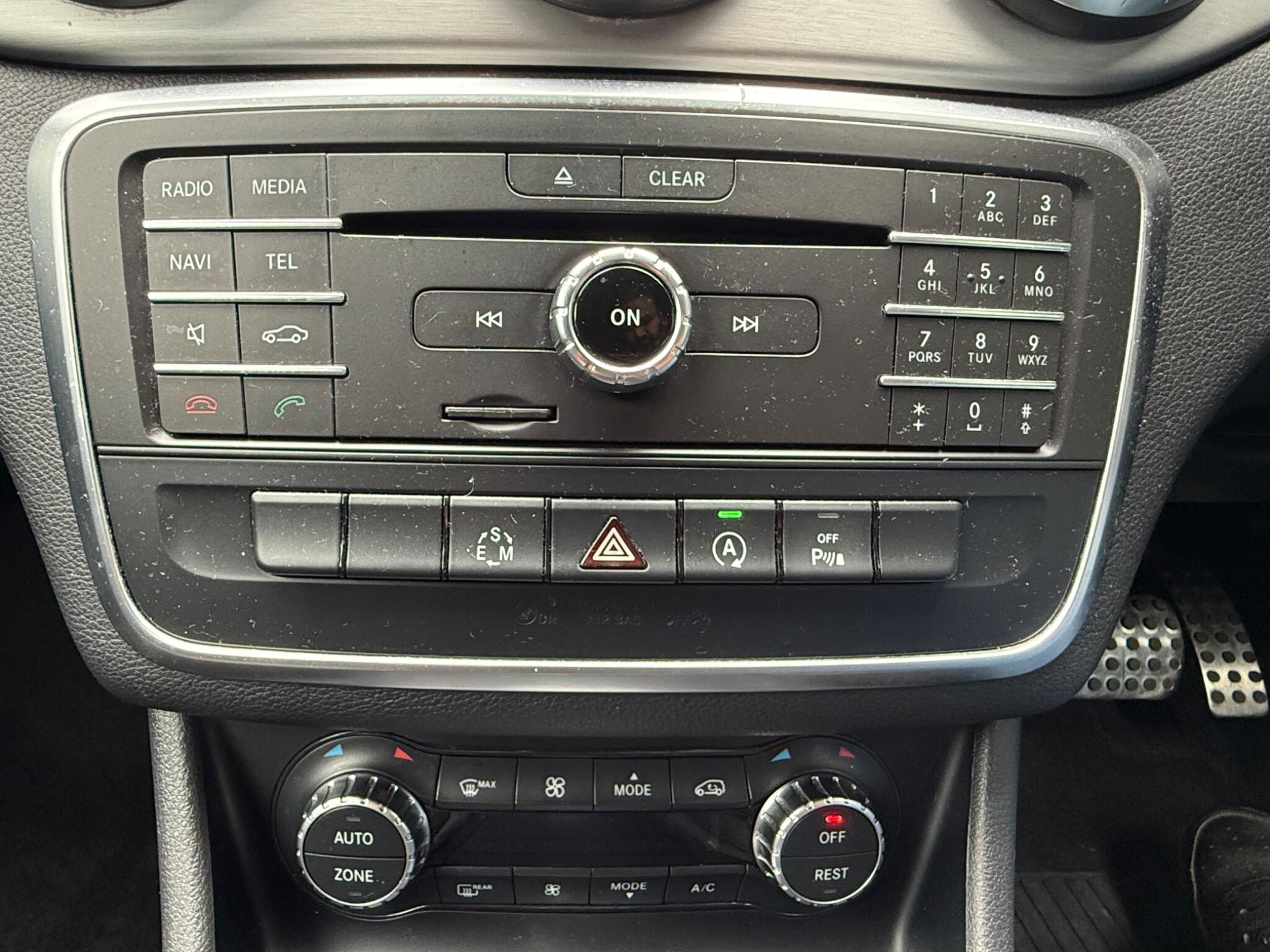 2015 Mercedes-Benz CLA image 40