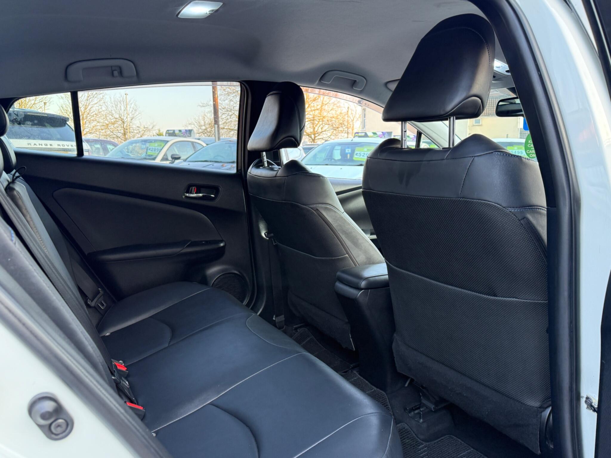 Toyota Prius - Image 43