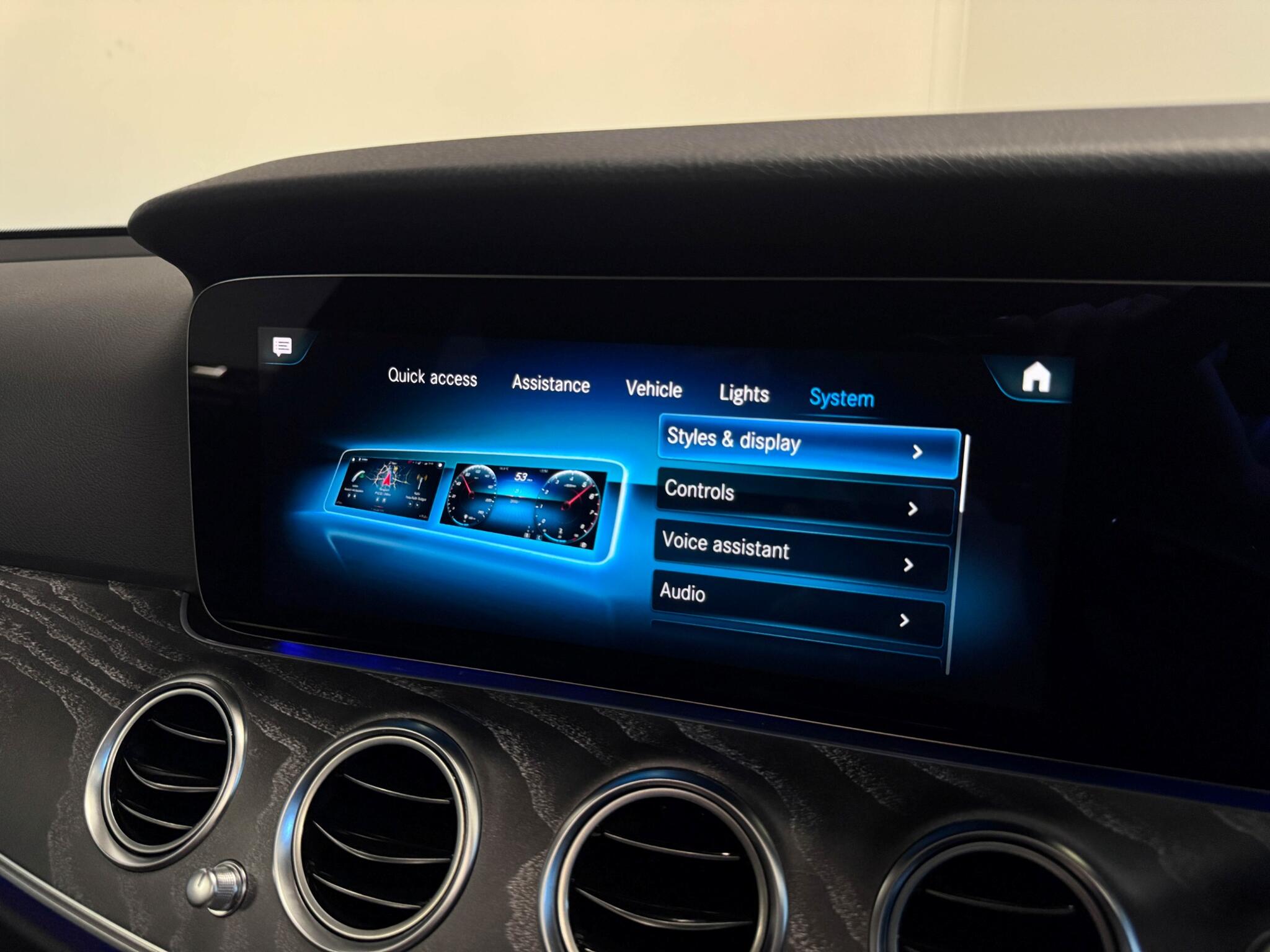 Mercedes-Benz E-Class view 53