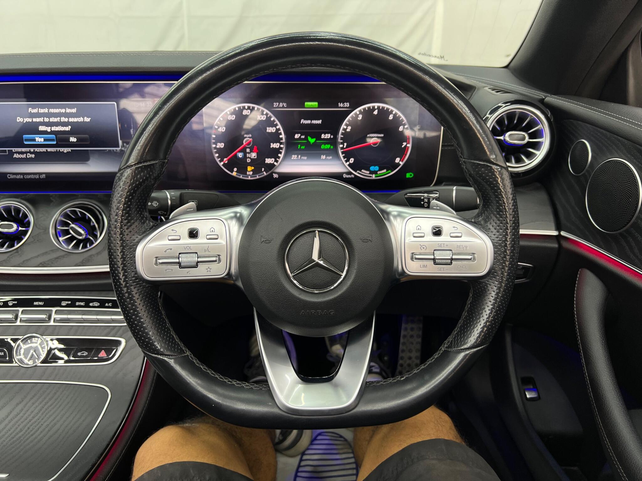 Mercedes-Benz E Class view 44