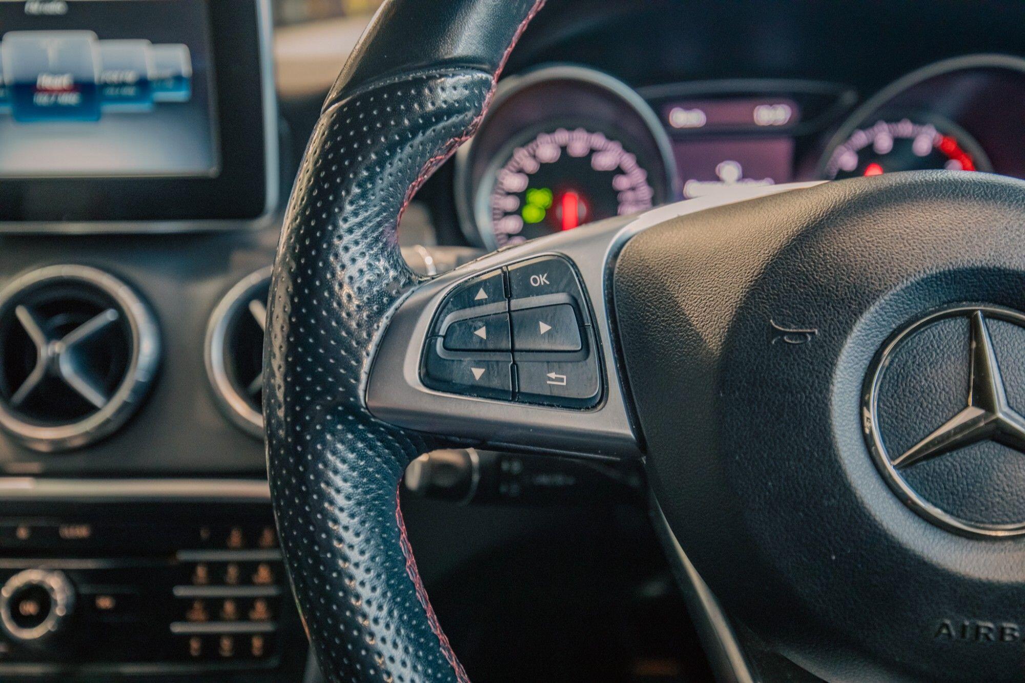 Mercedes-Benz CLA view 11