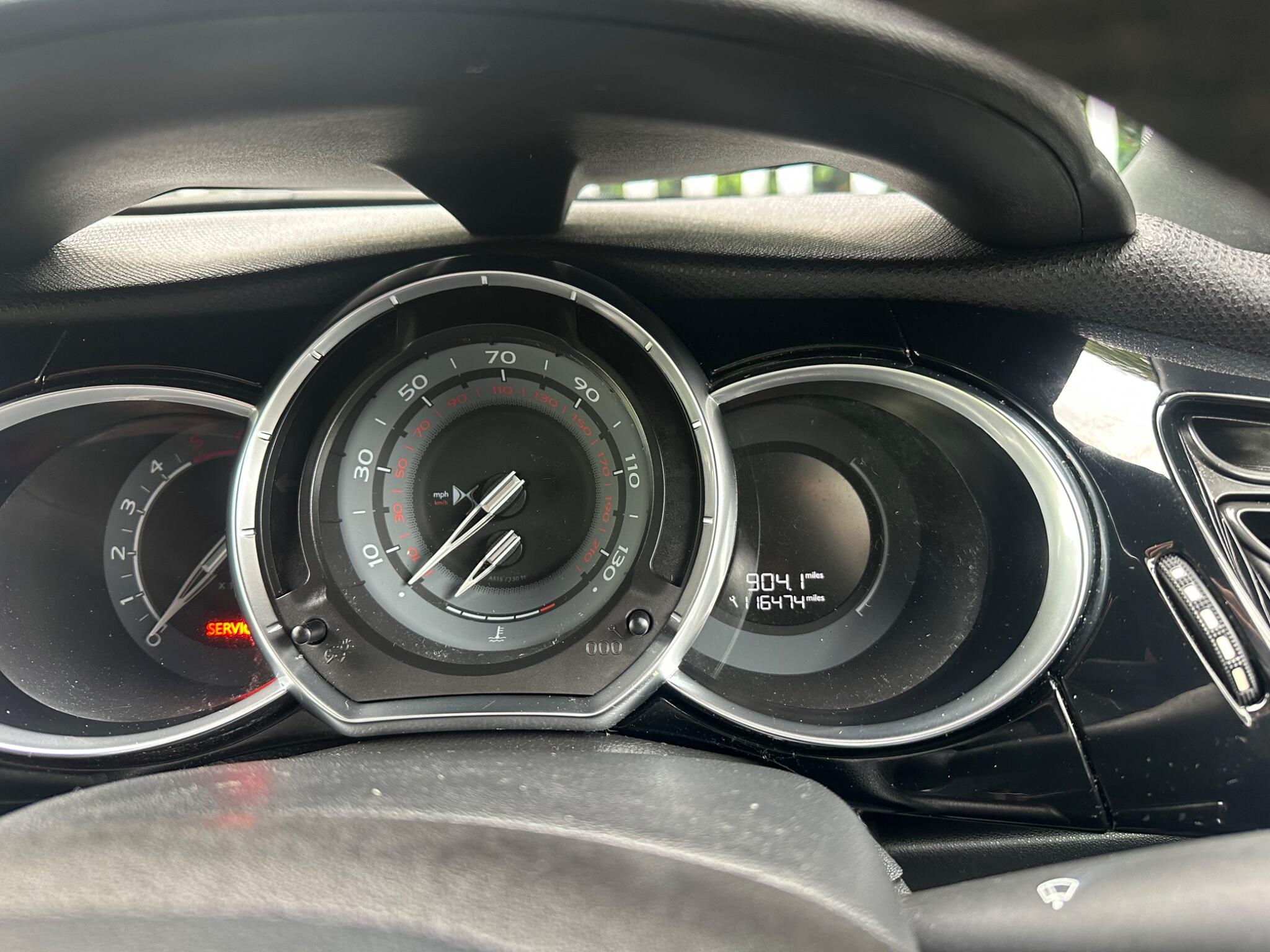 DS Automobiles DS 3 view 13