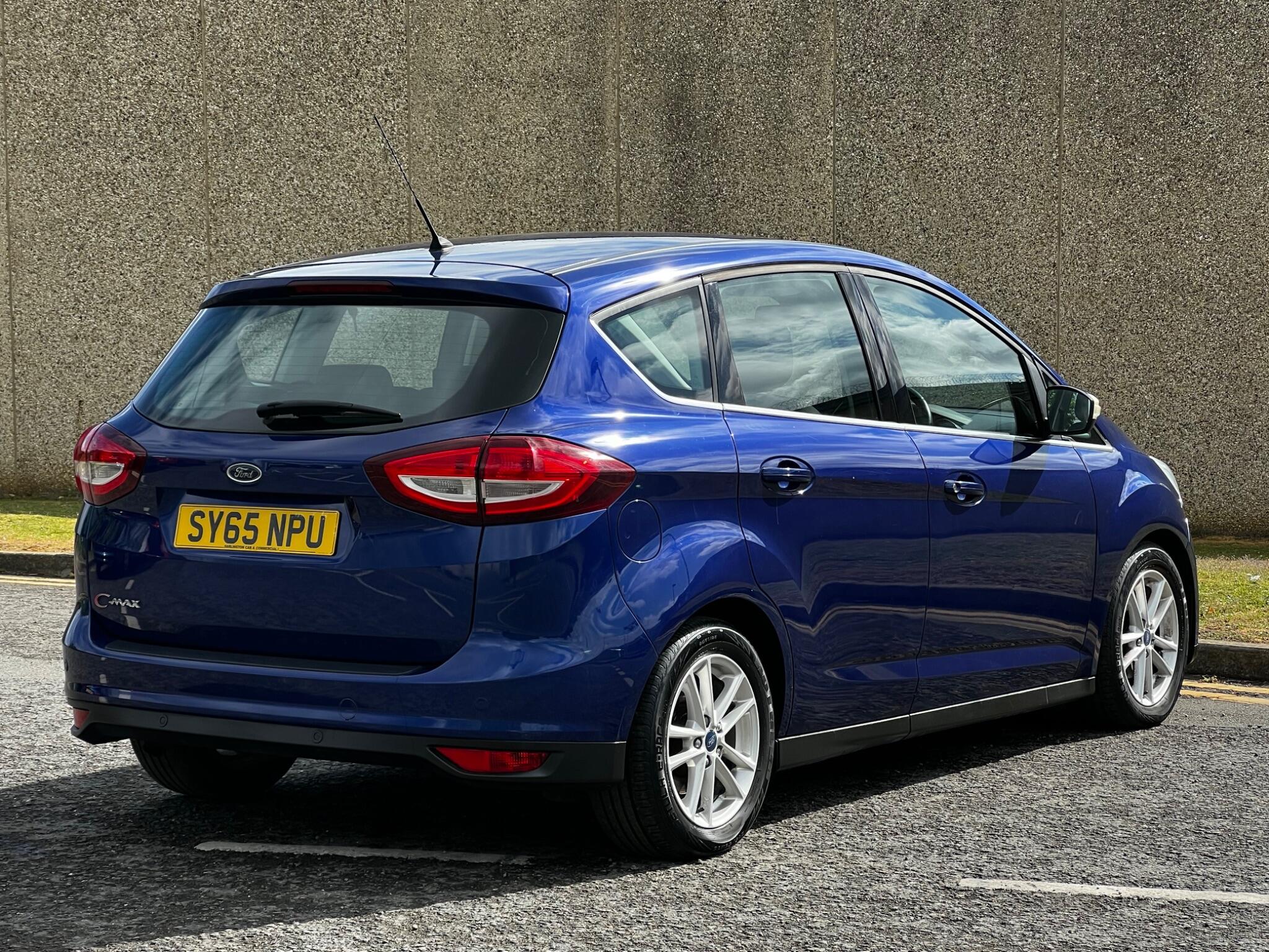 Ford C-Max view 11
