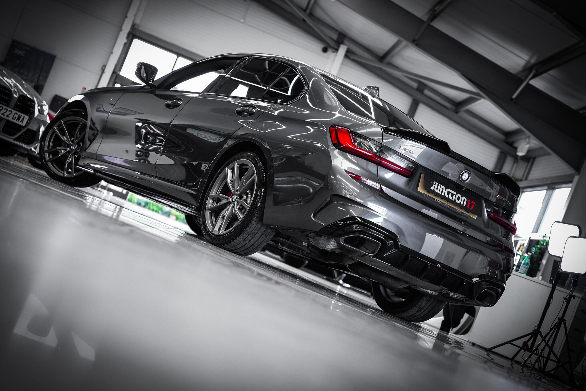 BMW 3 Series view 6