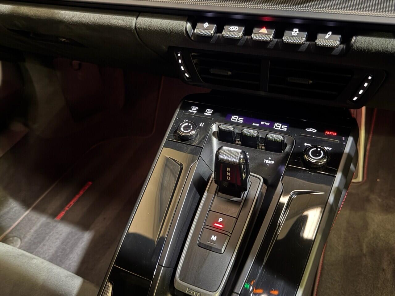 Porsche 911 view 17