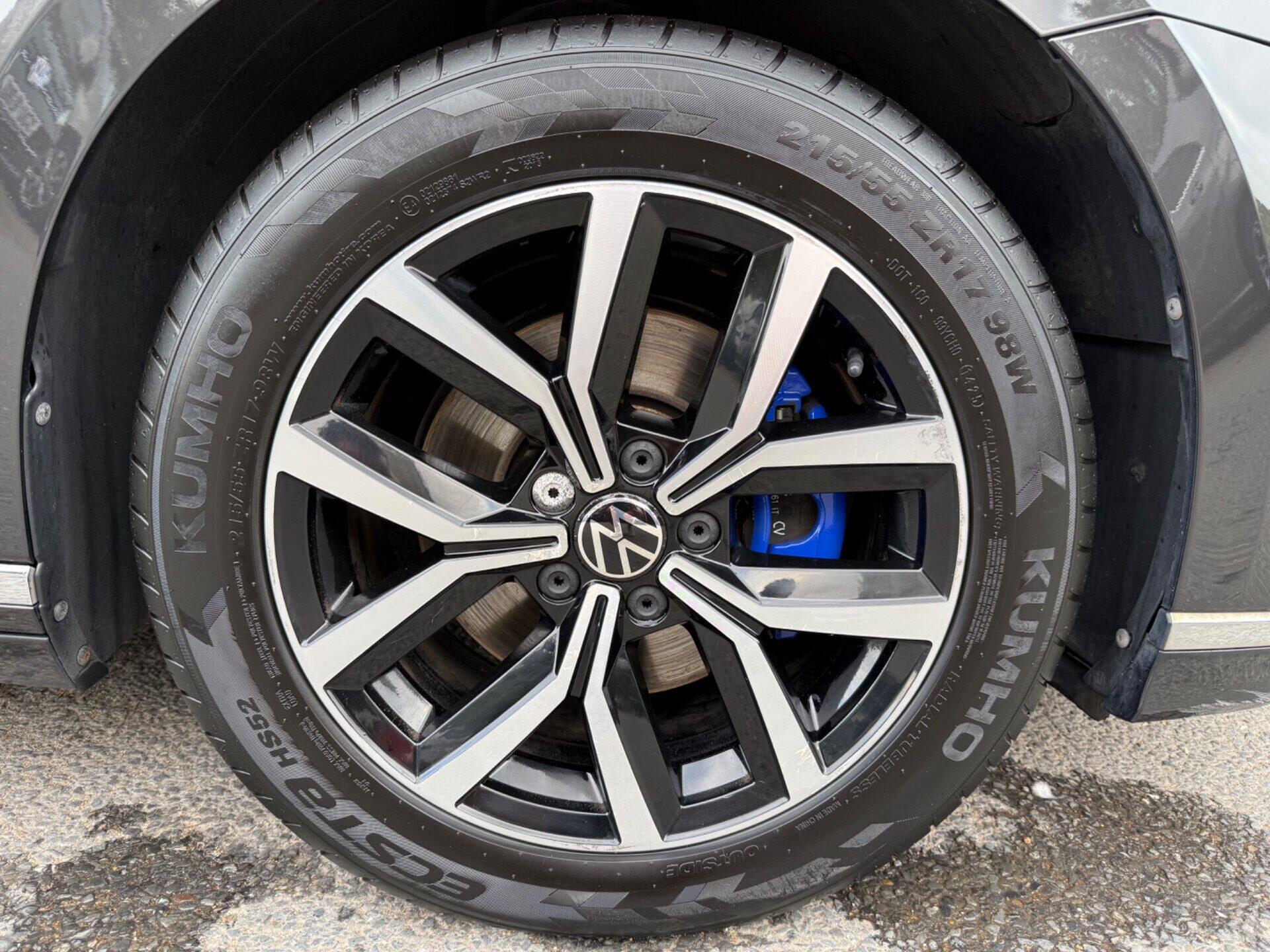 Volkswagen Passat view 58