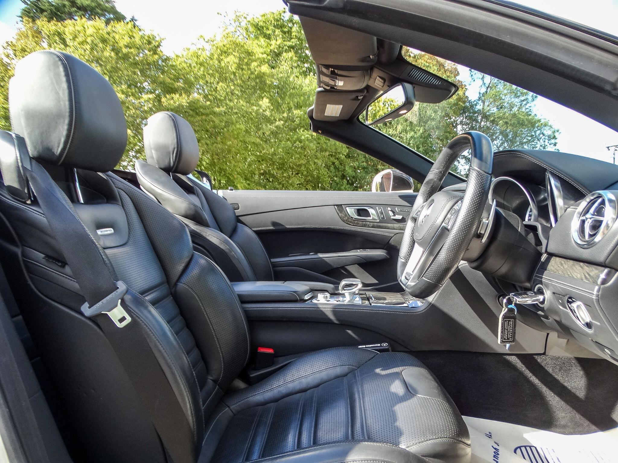 Mercedes-Benz SL view 18