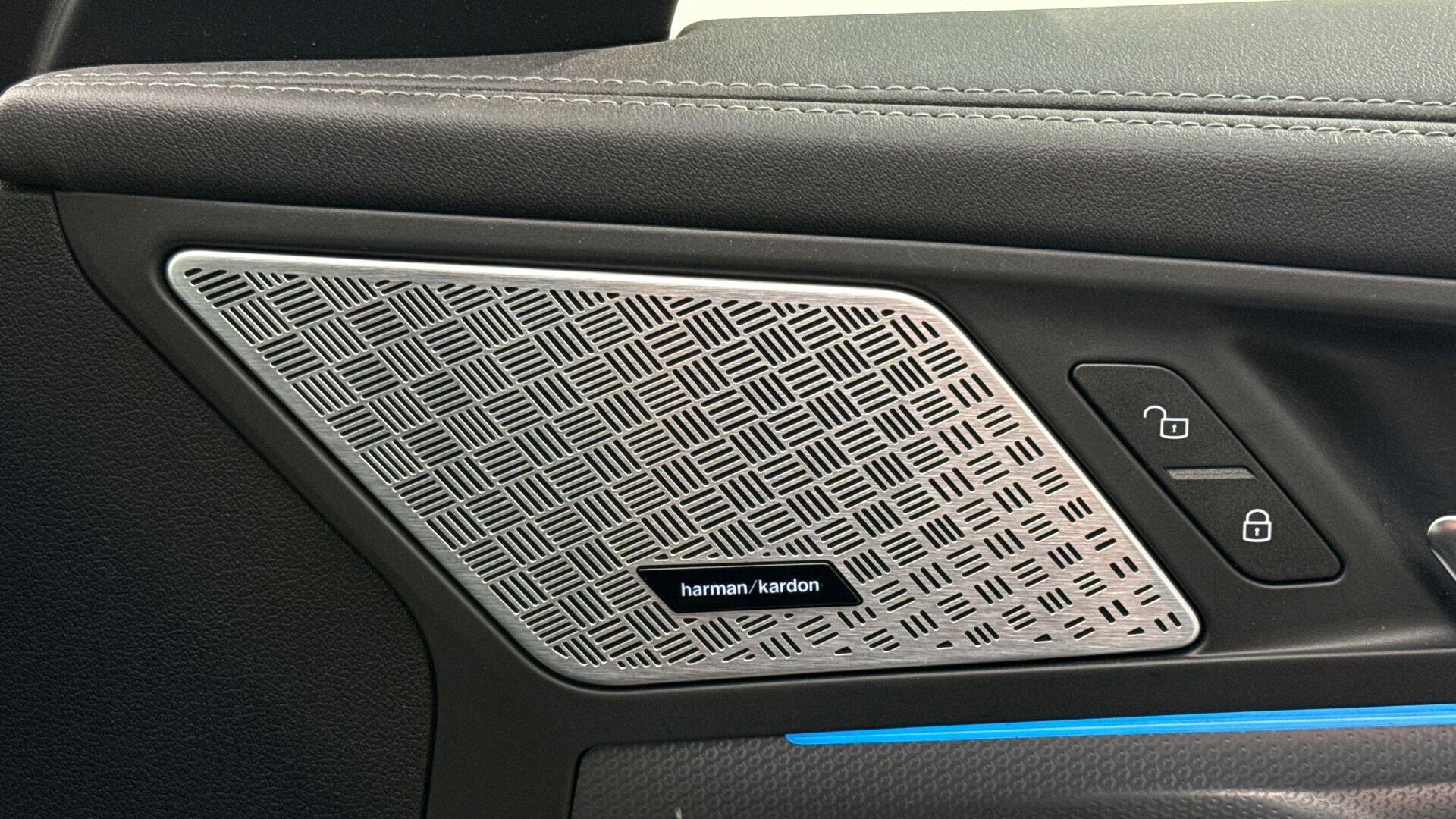 BMW iX1 view 21