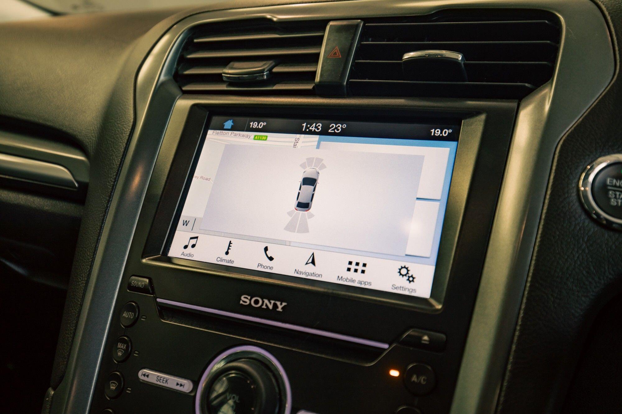 Ford Mondeo view 17