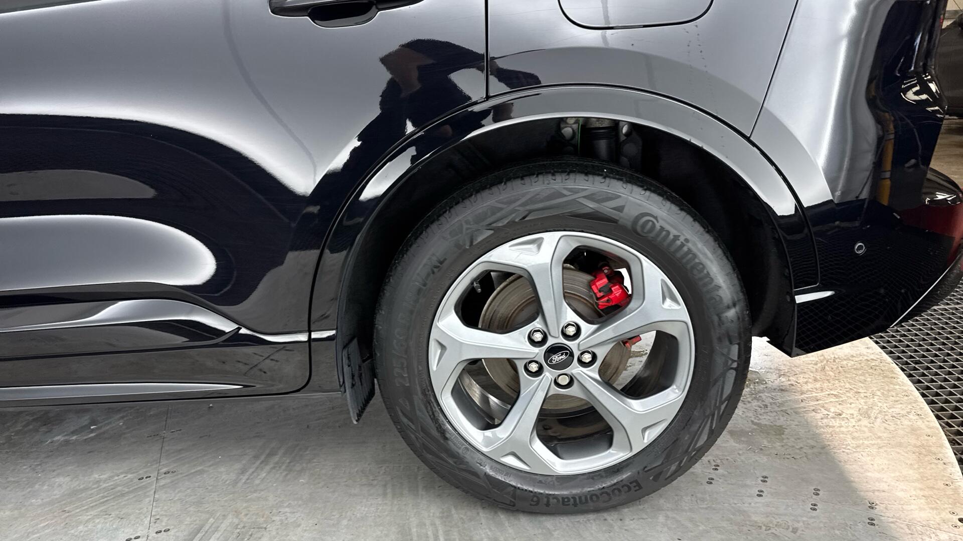 Ford Kuga view 25