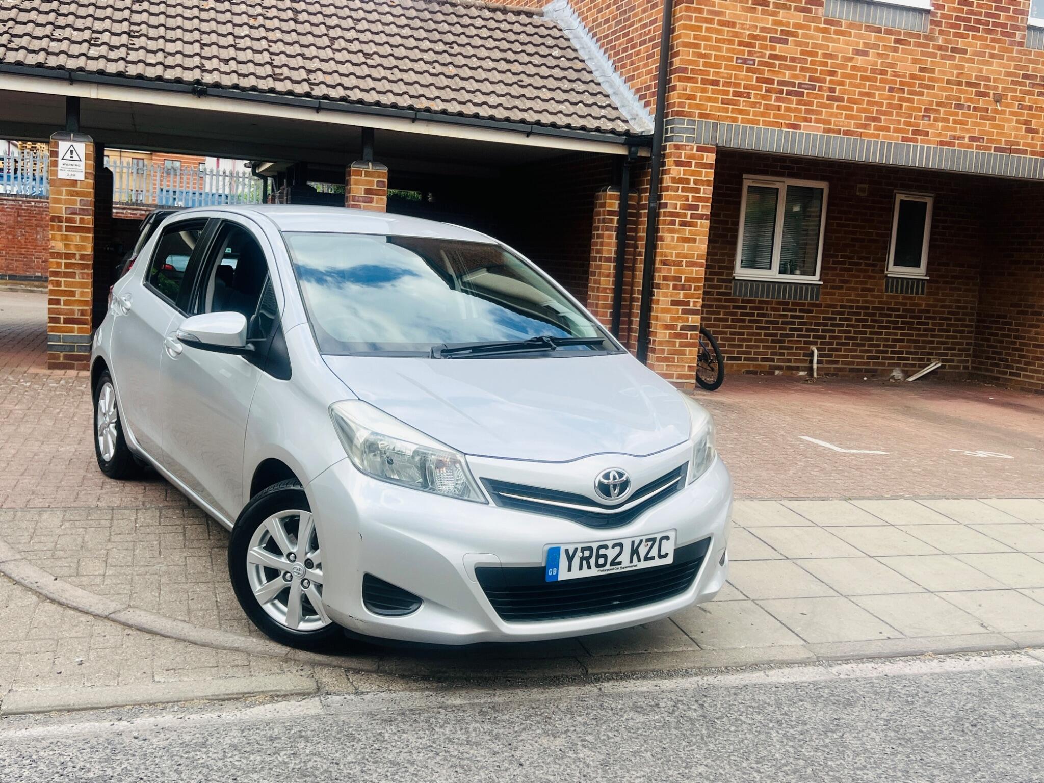 Toyota Yaris view 10