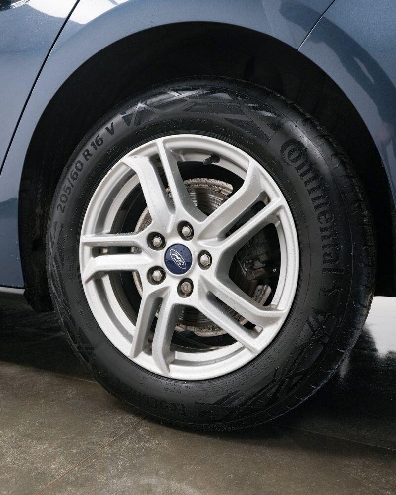 Ford Focus view 19