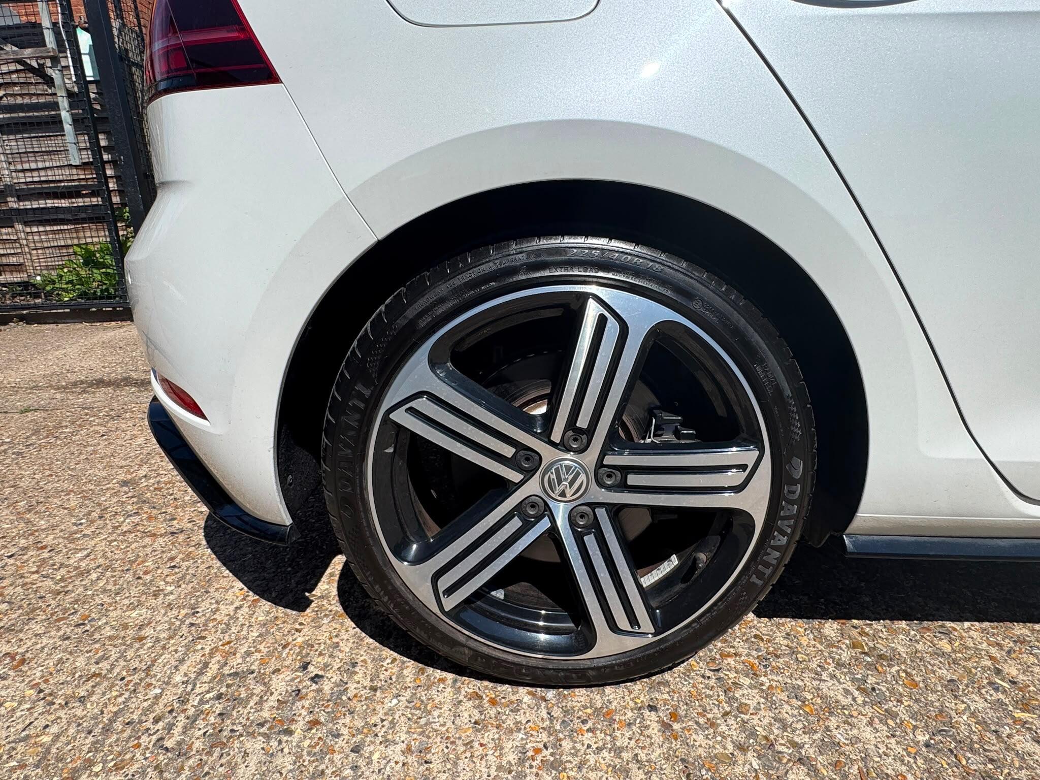 Volkswagen Golf view 32