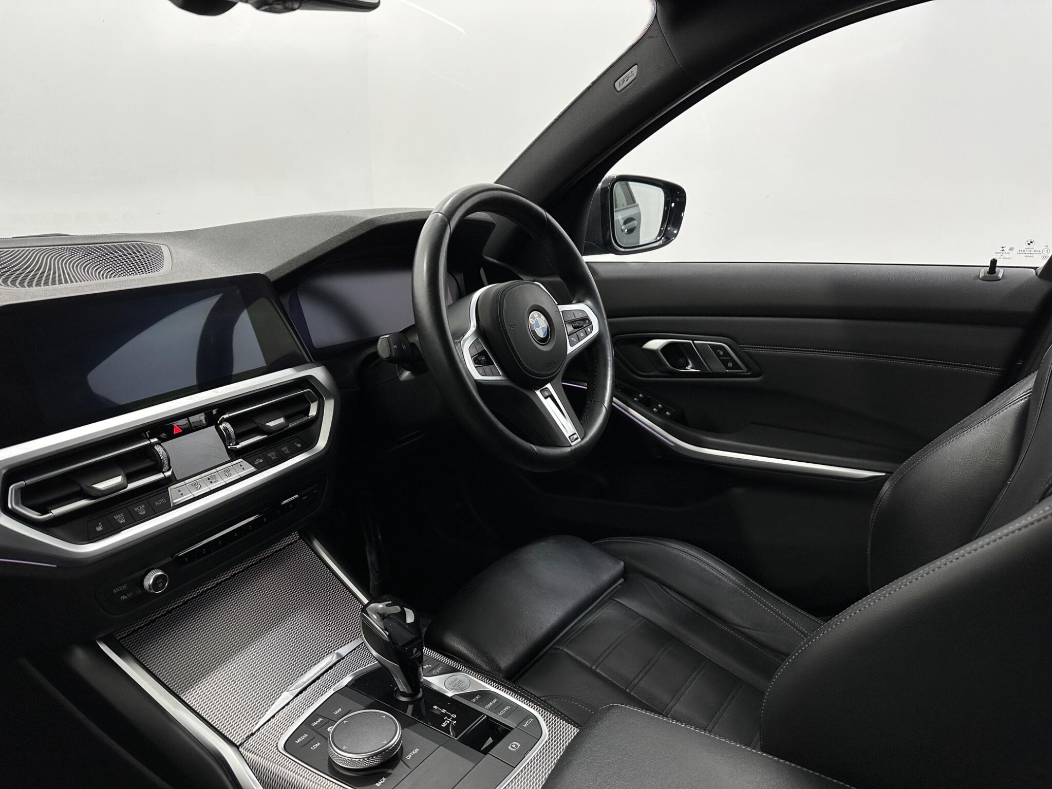 BMW 3 Series view 33