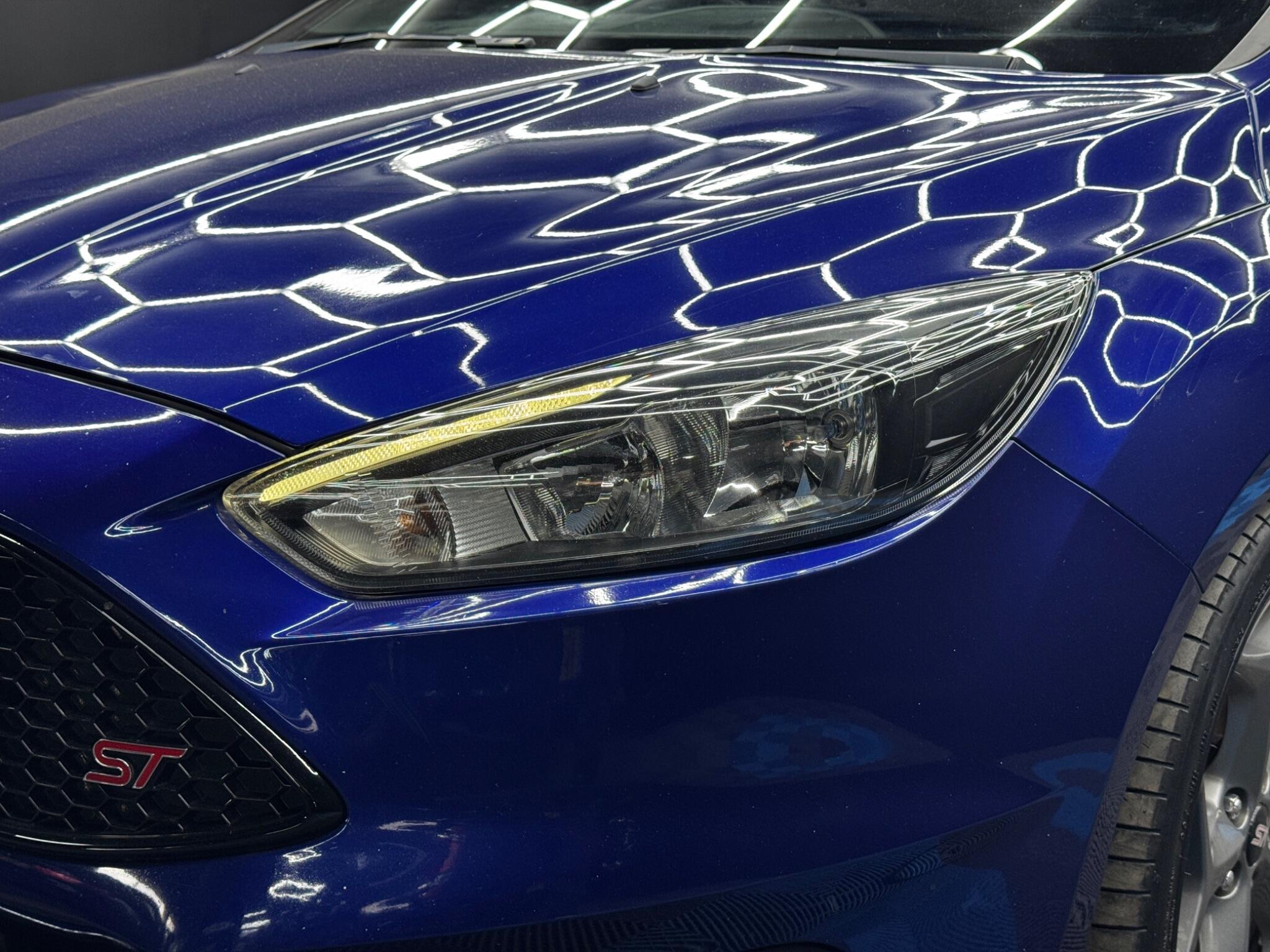 Ford Focus view 44