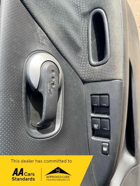 2013 Nissan Note image 29