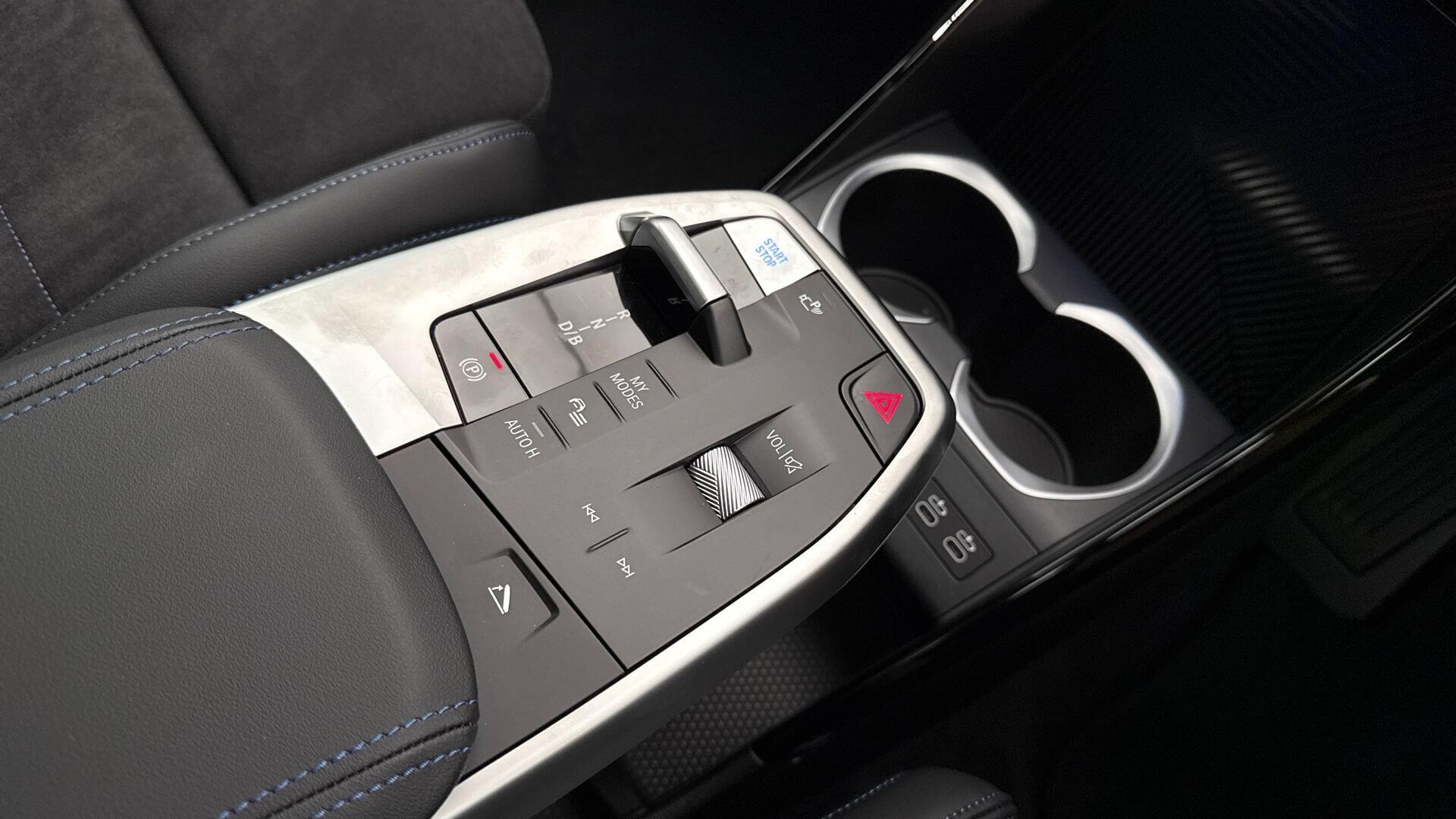 BMW Ix1 view 10