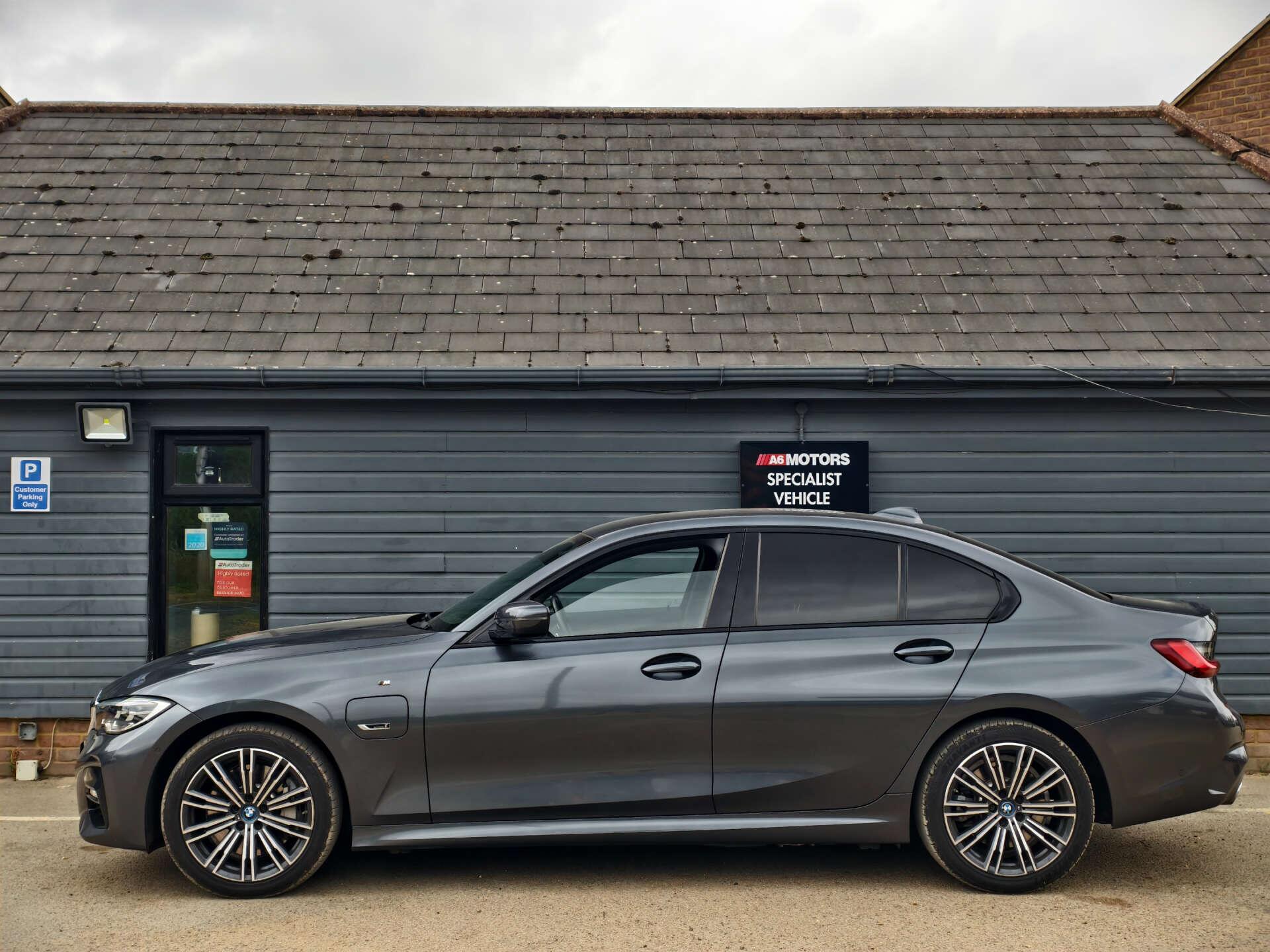 BMW 3 Series view 6