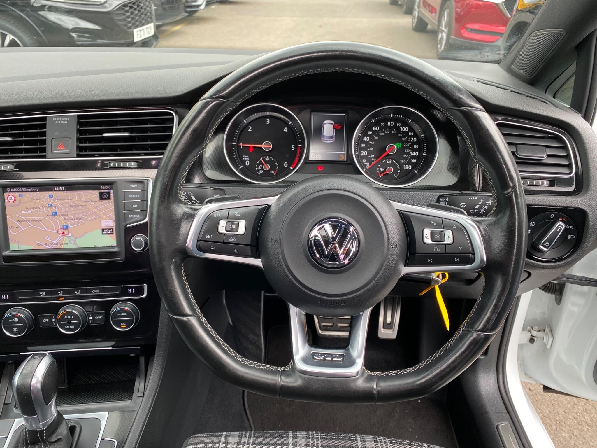 Volkswagen Golf view 20