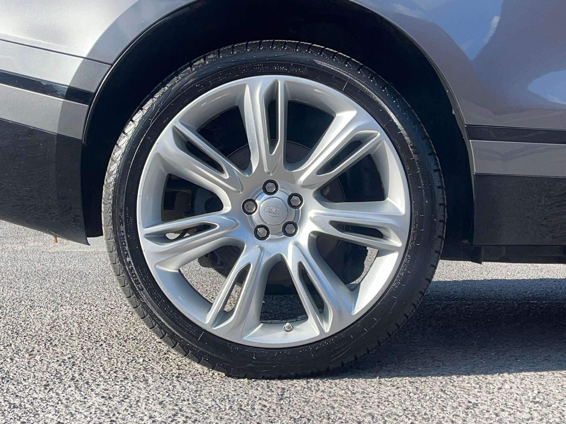 Land Rover Range Rover Velar view 29