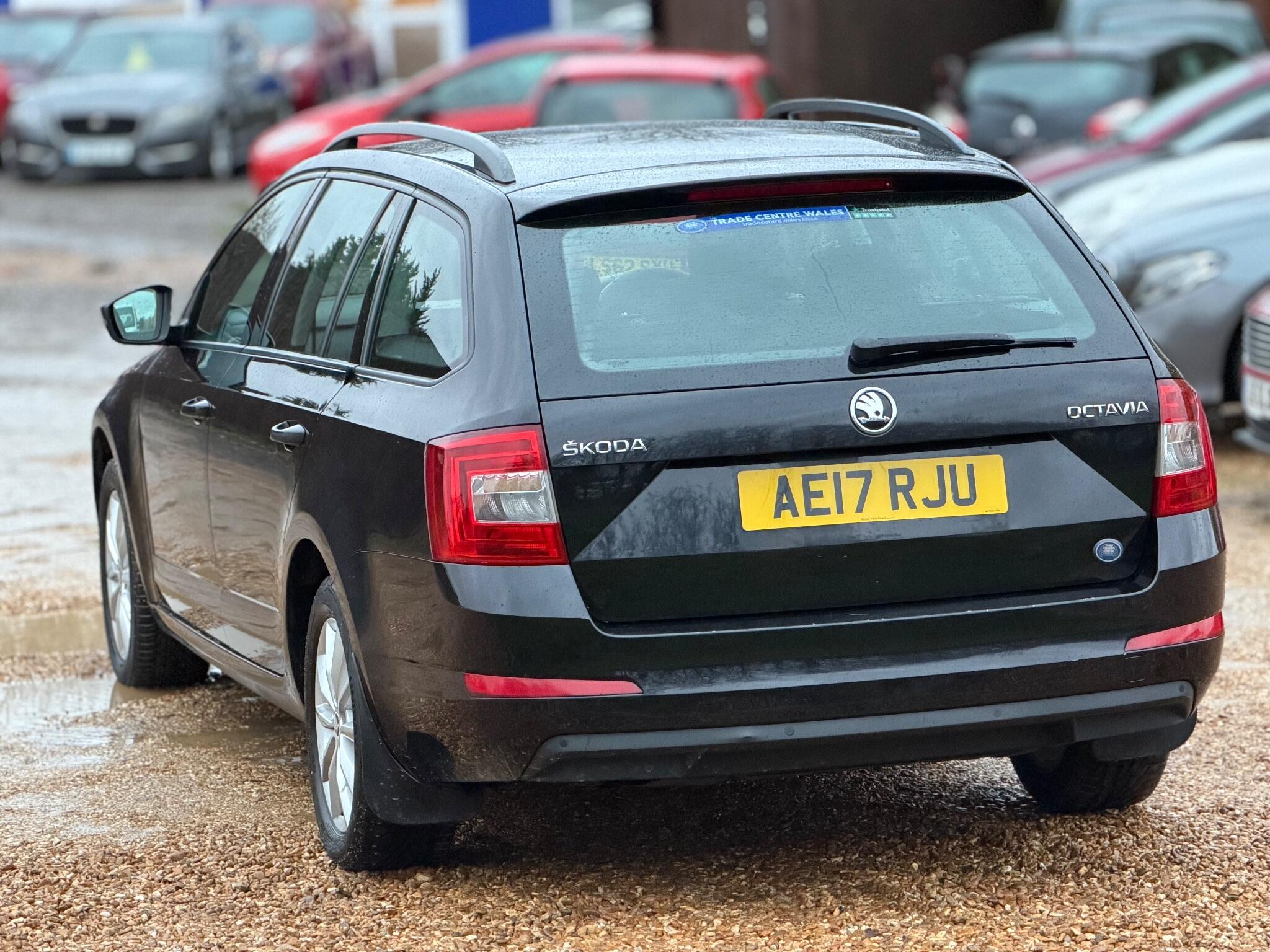 2017 Skoda Octavia 1.6 TDI S Euro 6 (s/s) 5dr image 8