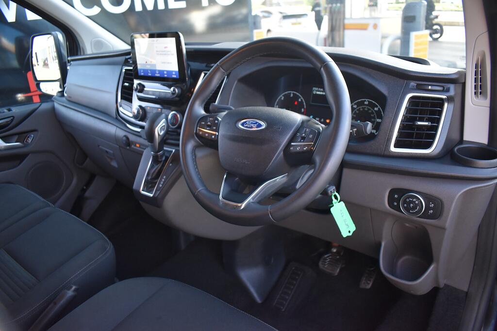 Ford Transit Custom view 10