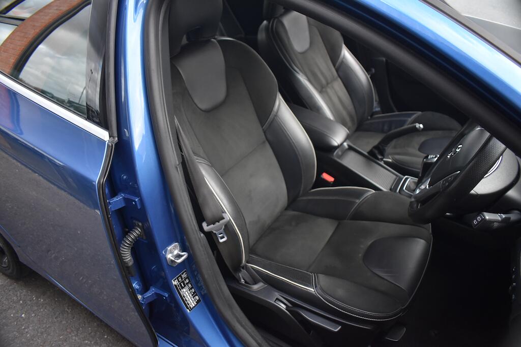 Volvo V40 view 27