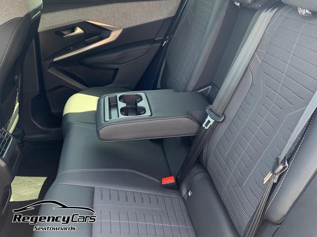 Peugeot 3008 view 16