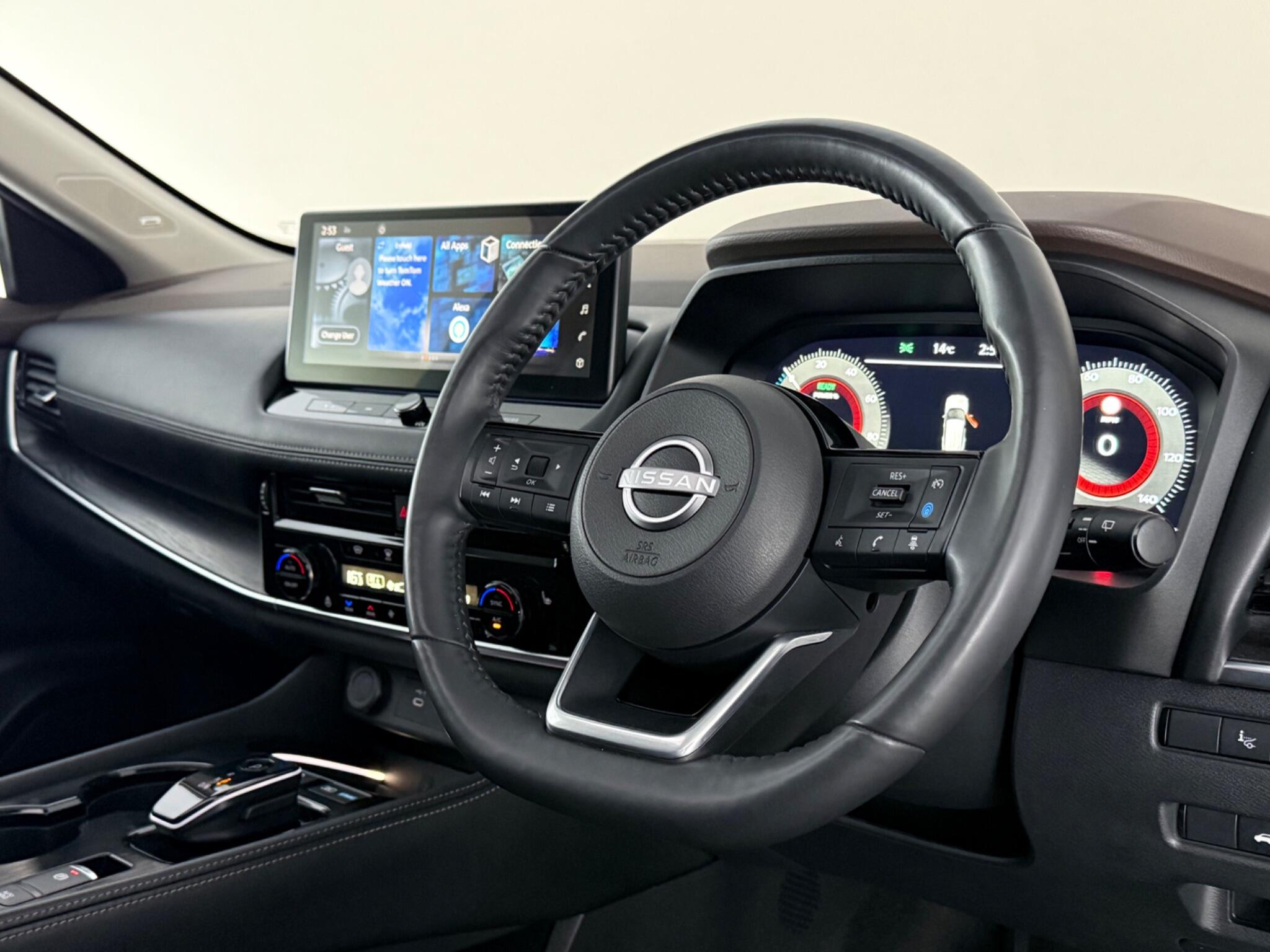 Nissan X-Trail view 3