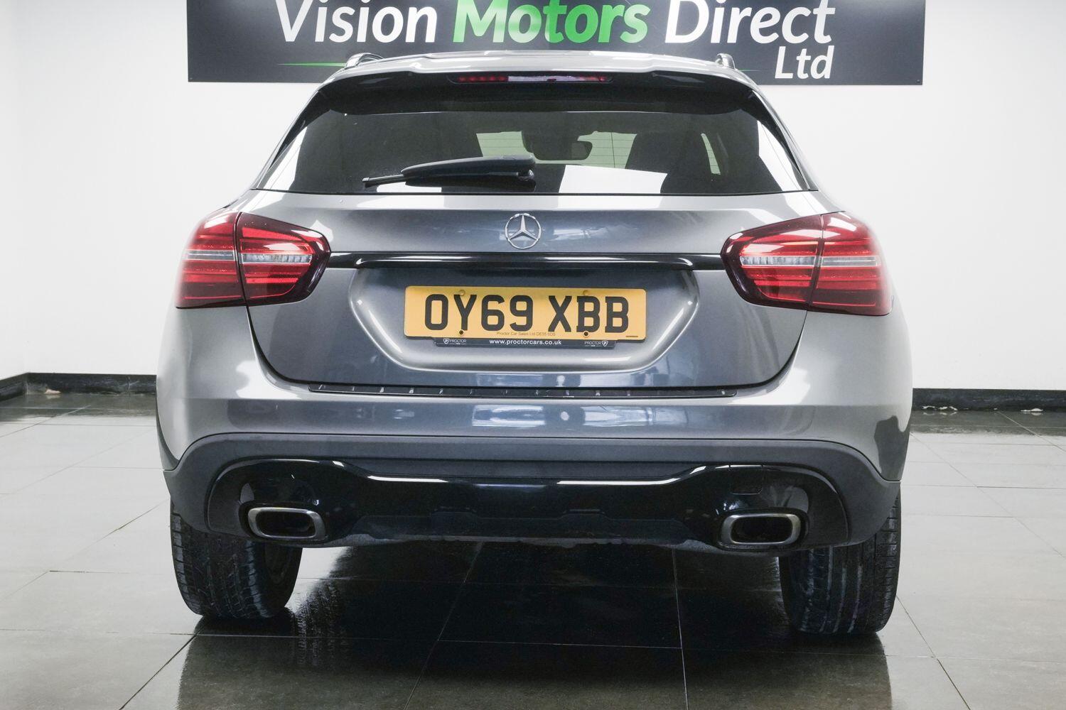 Mercedes-Benz Gla view 2