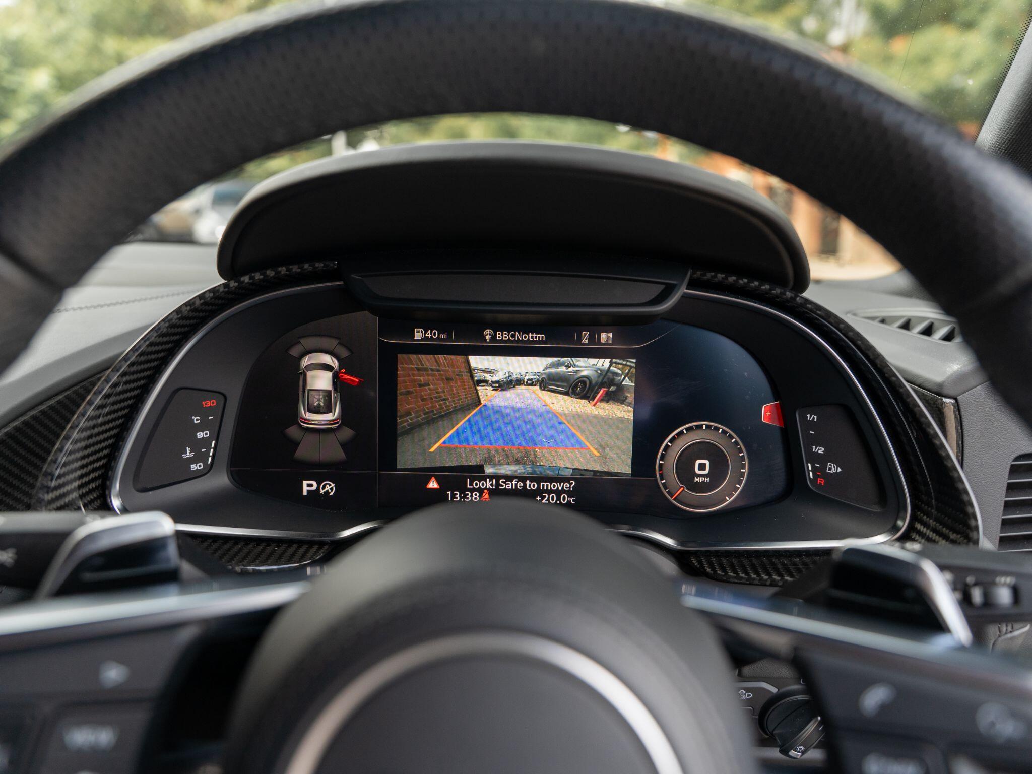 Audi R8 view 60