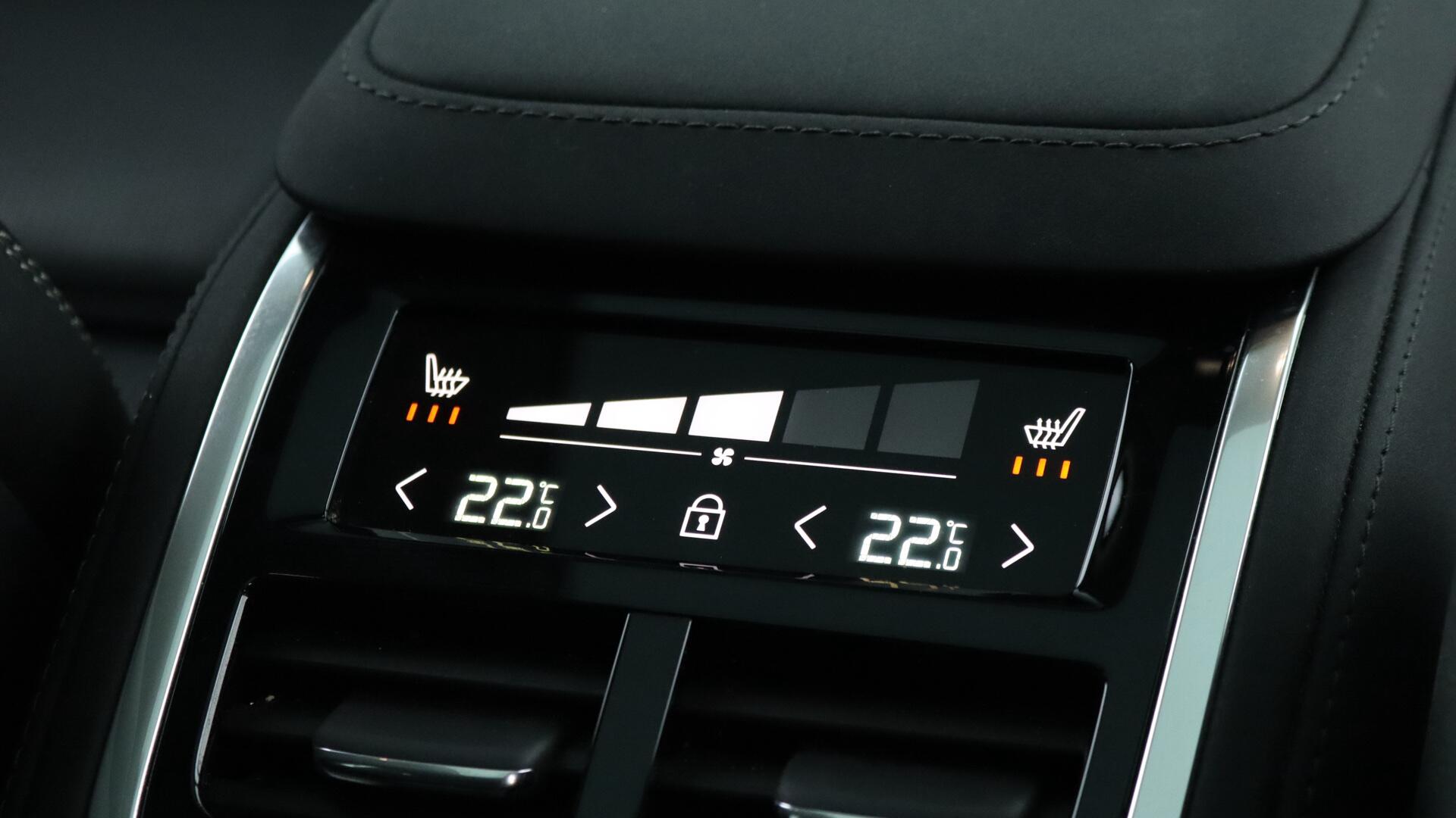 Volvo XC90 view 38
