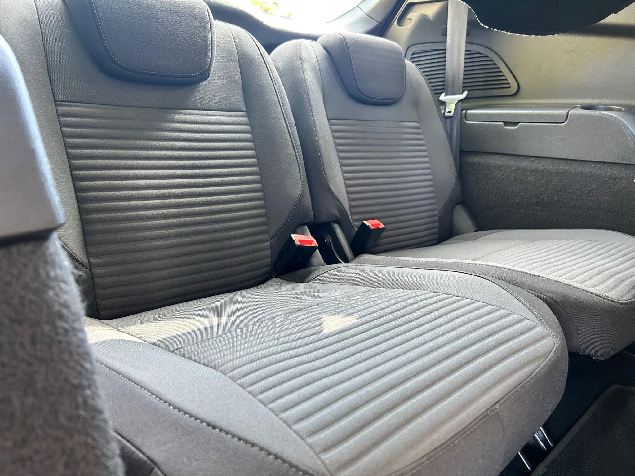 Ford Grand C-Max view 8