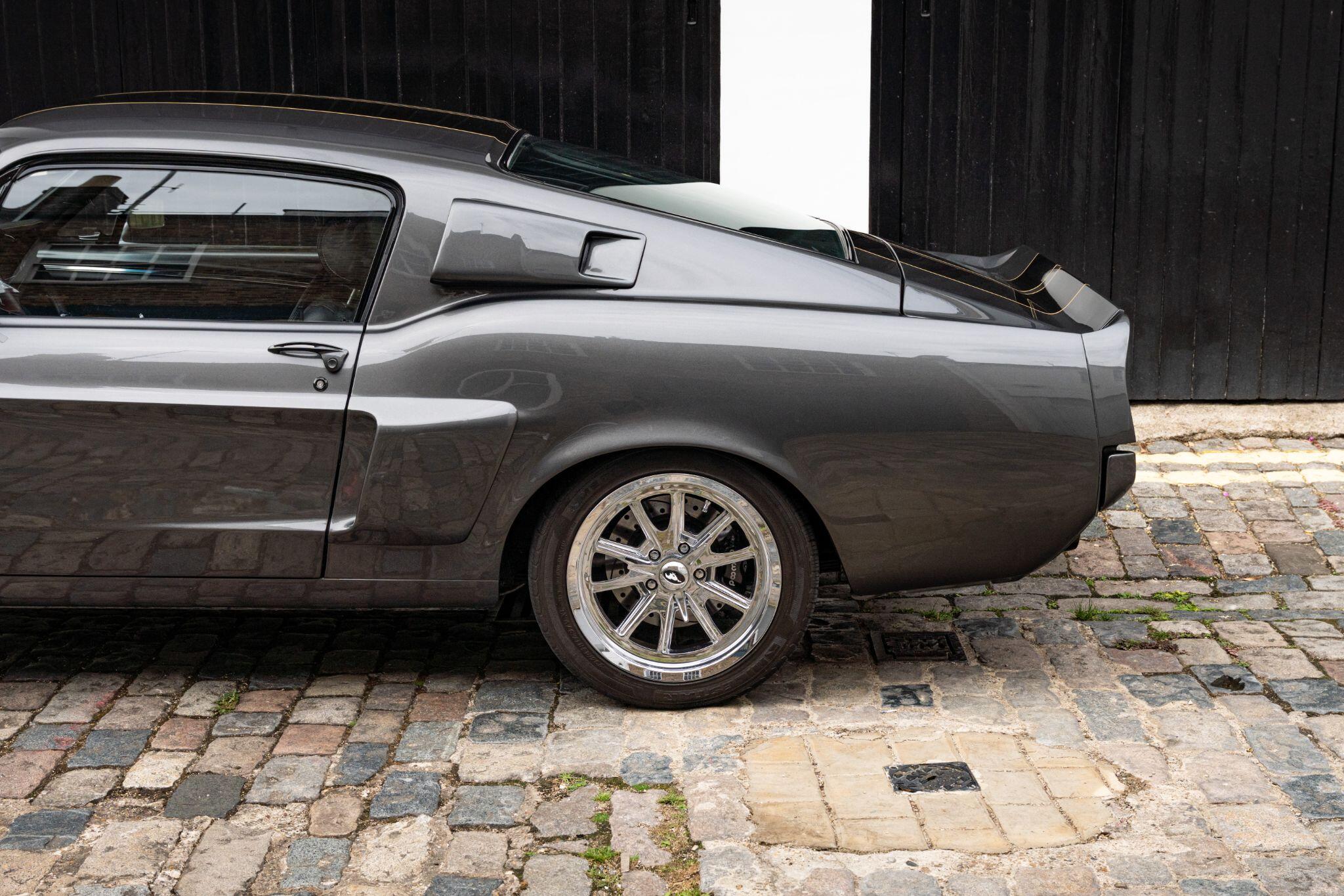 Ford Mustang view 42