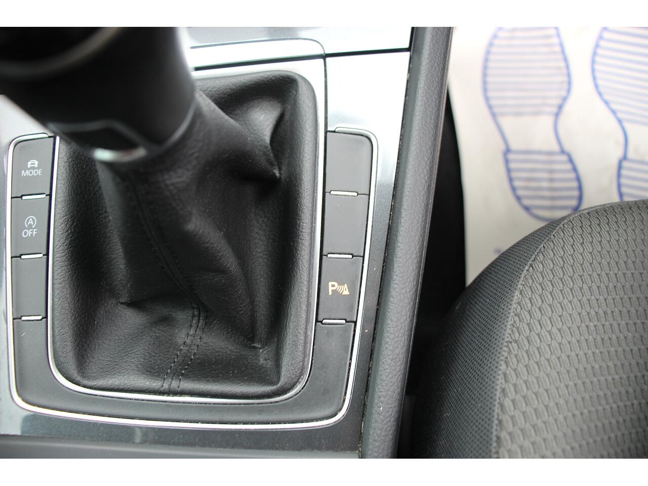 Volkswagen Golf view 28